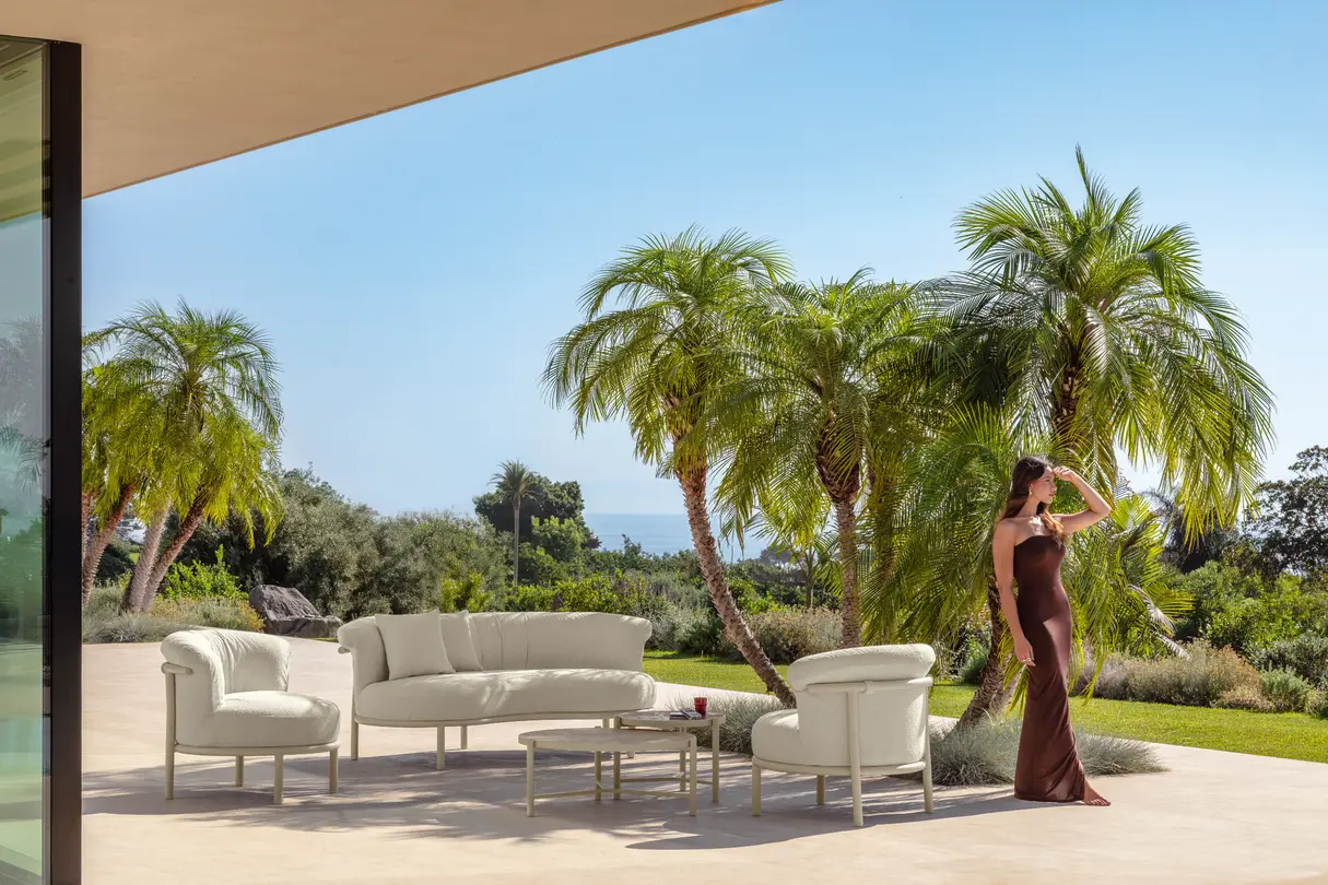 Lounge James