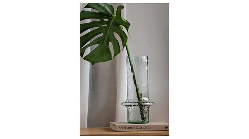 Wazon młotkowany szklany 31 cm transparentny