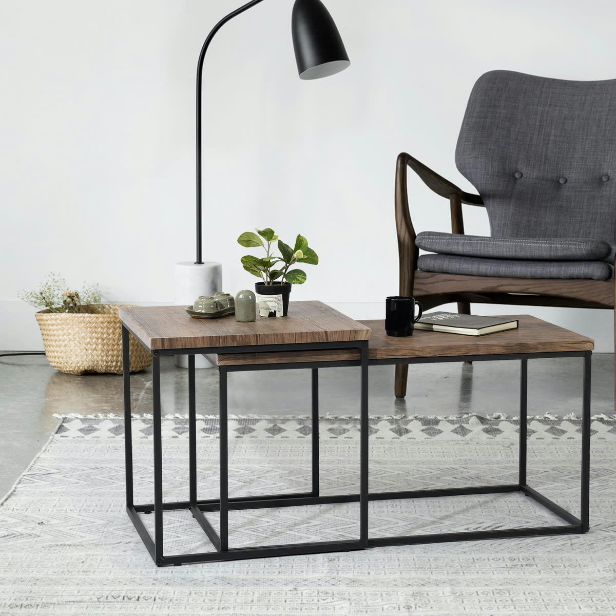 - Ensemble moderne de tables basses gigognes effet bois