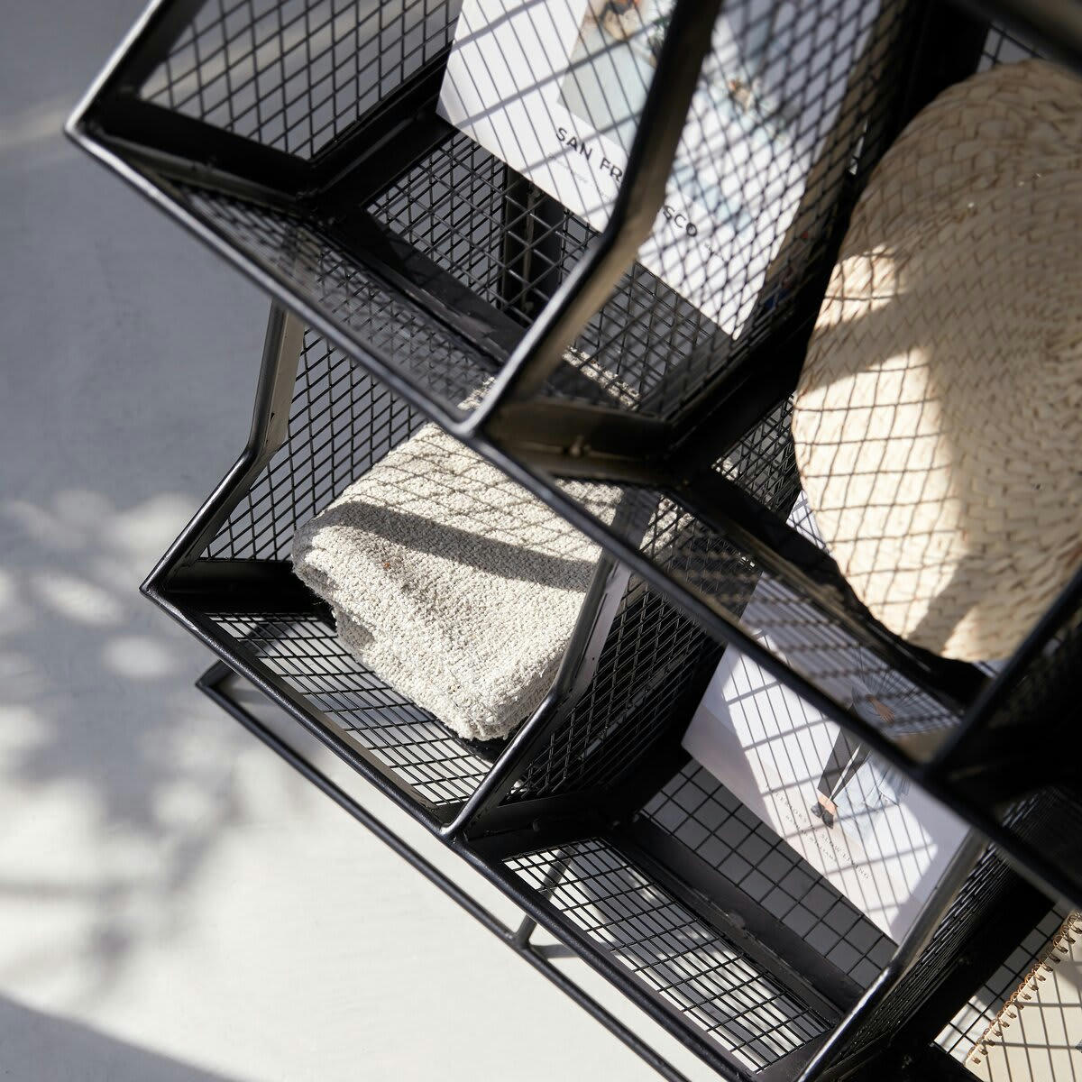 CLÉO - Etagère casiers en métal