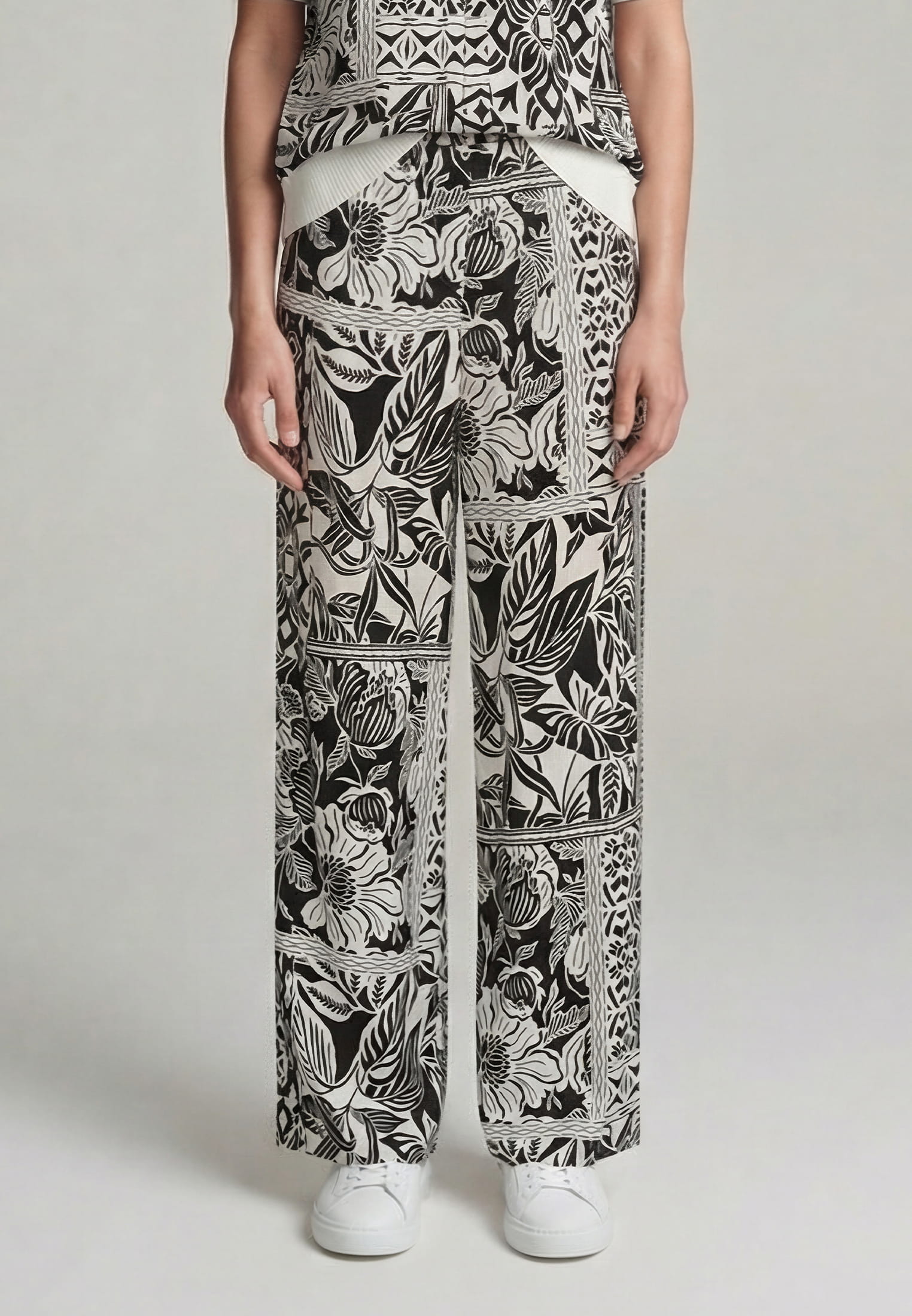Hose mit Patchwork-Print