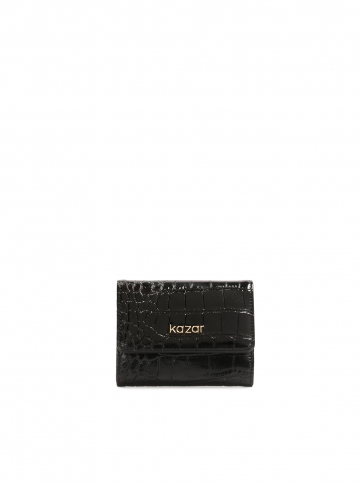 Compact wallet in embossed leather