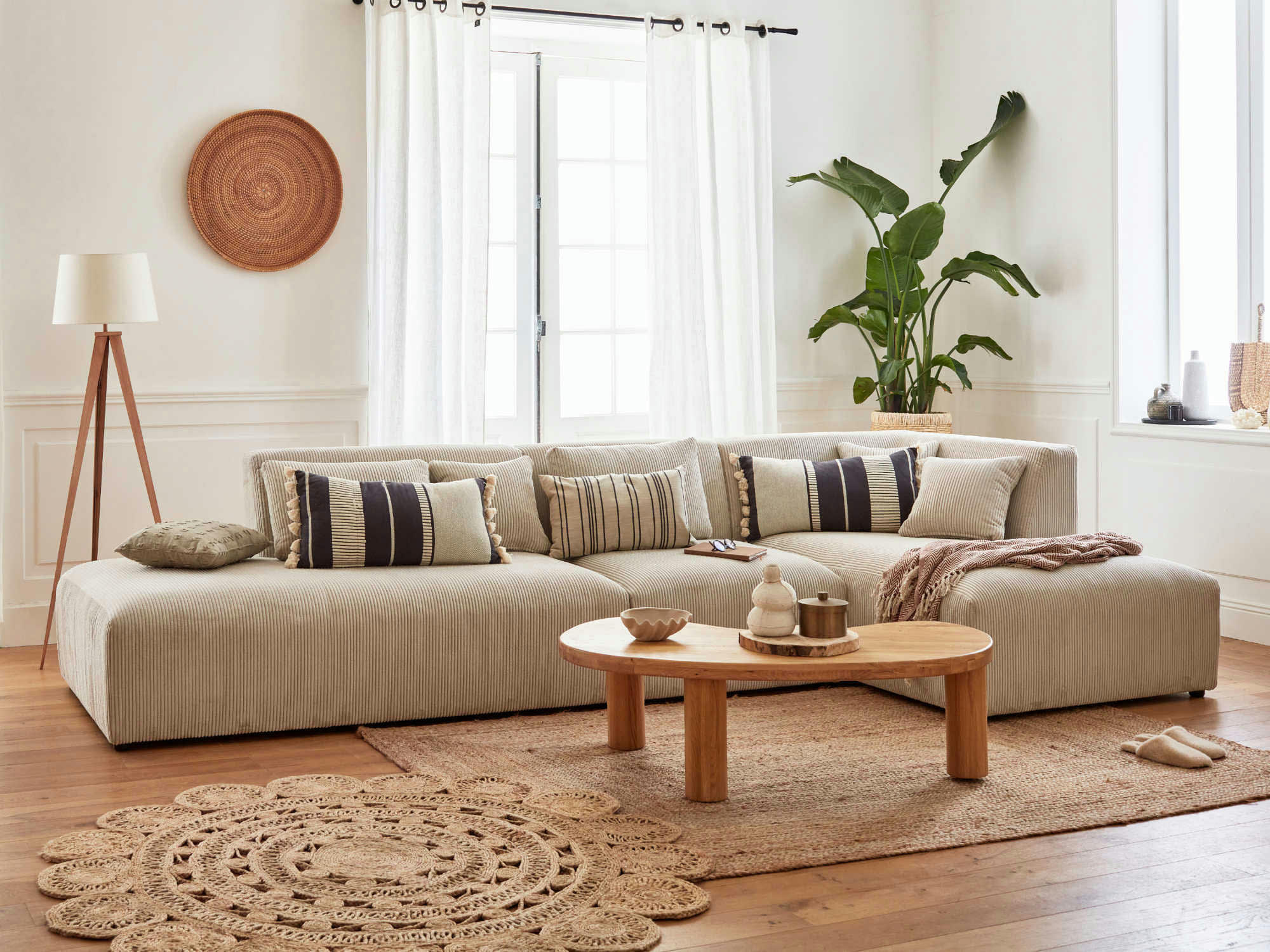 VICTOIRE - Canapé d'angle droit 5 places en velours côtelé beige