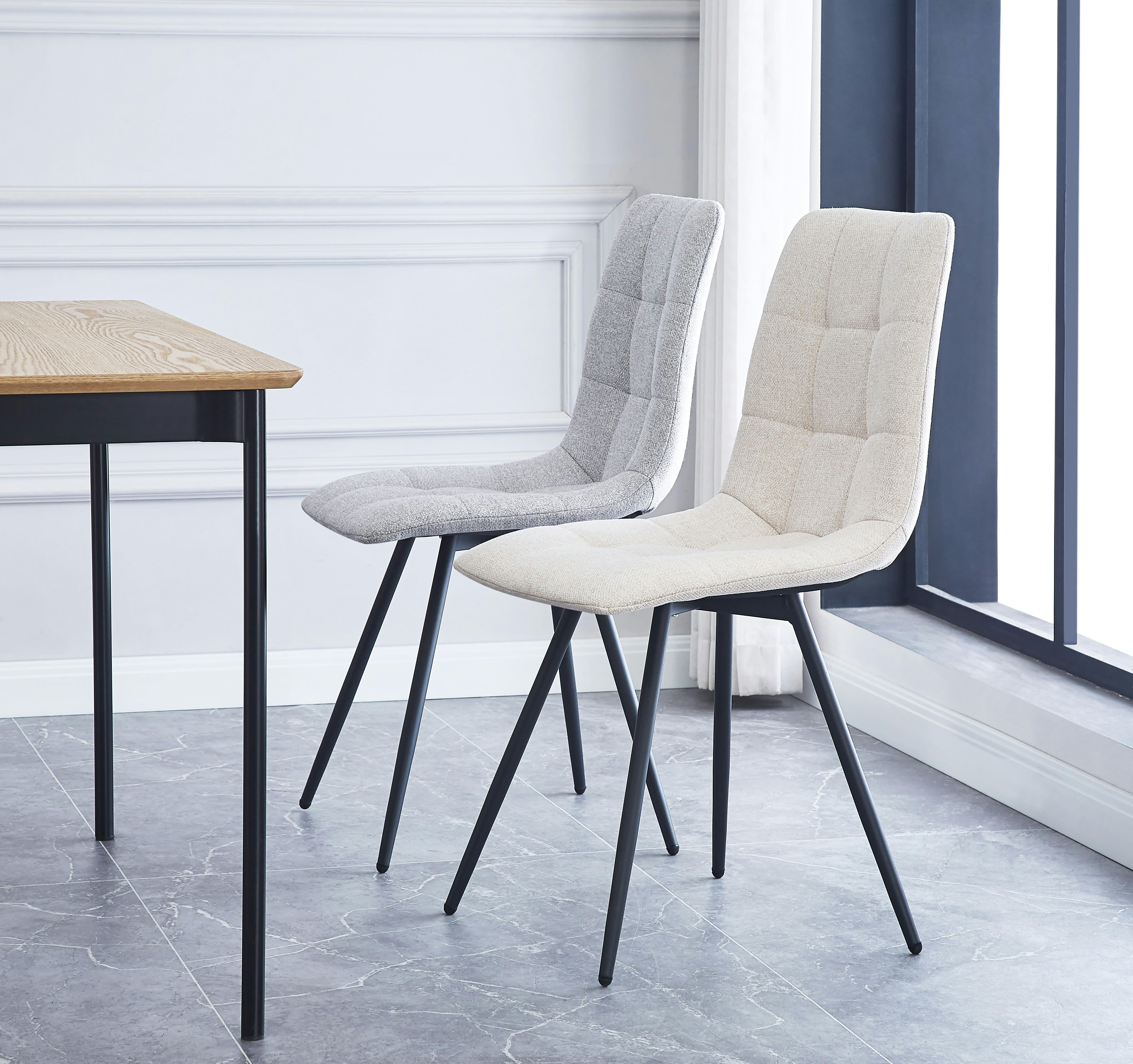 - Lot de 2 chaises scandinaves en métal et tissu beige