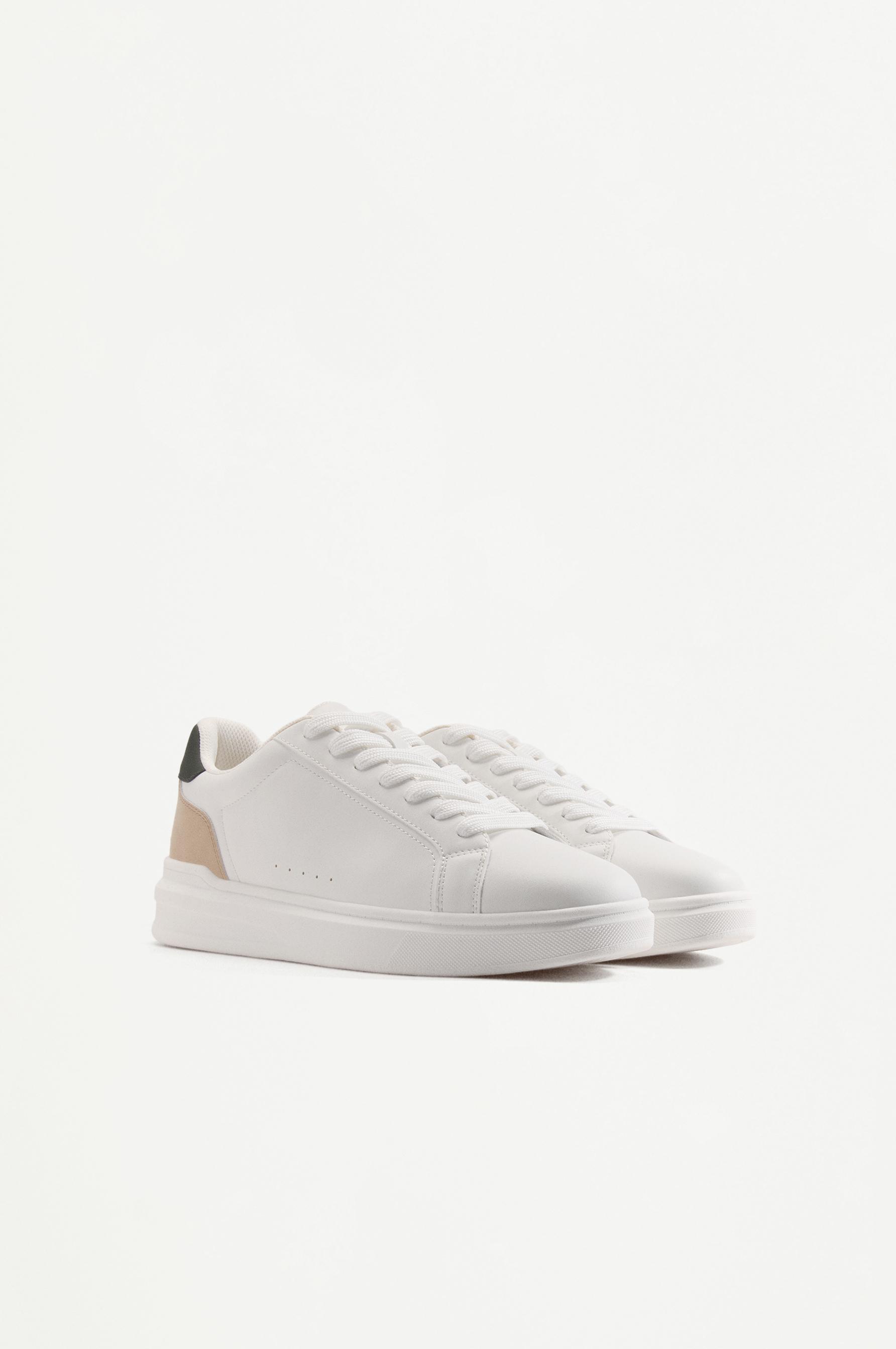 Zapatilla contraste talonera