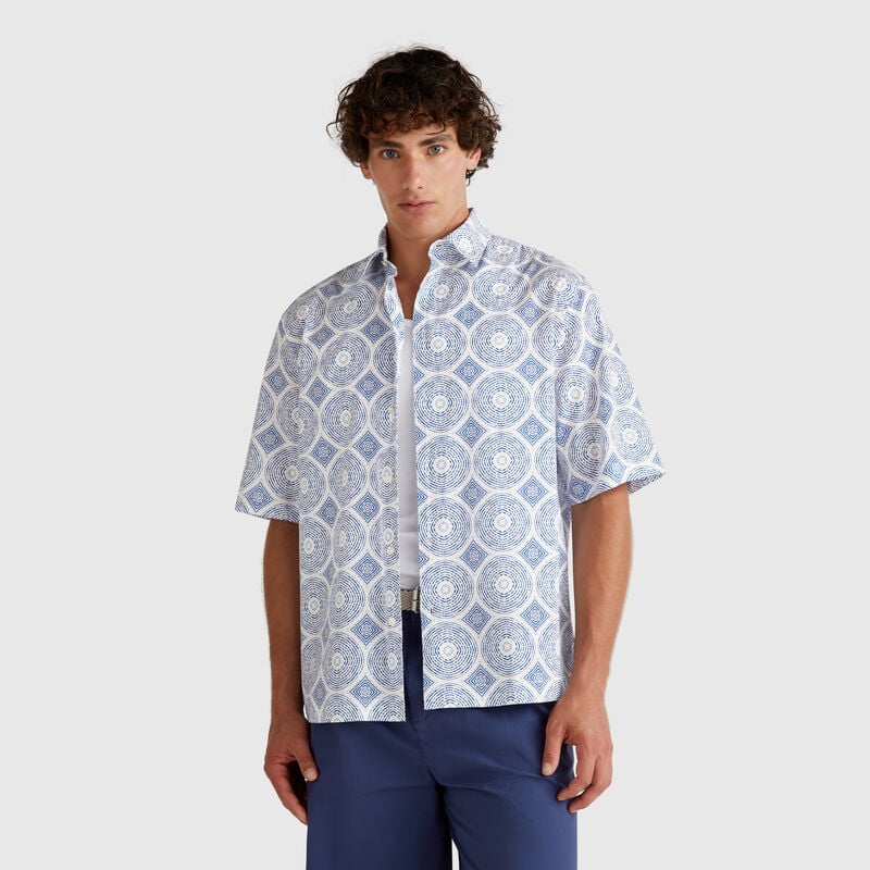 Short sleeve patterned shirt