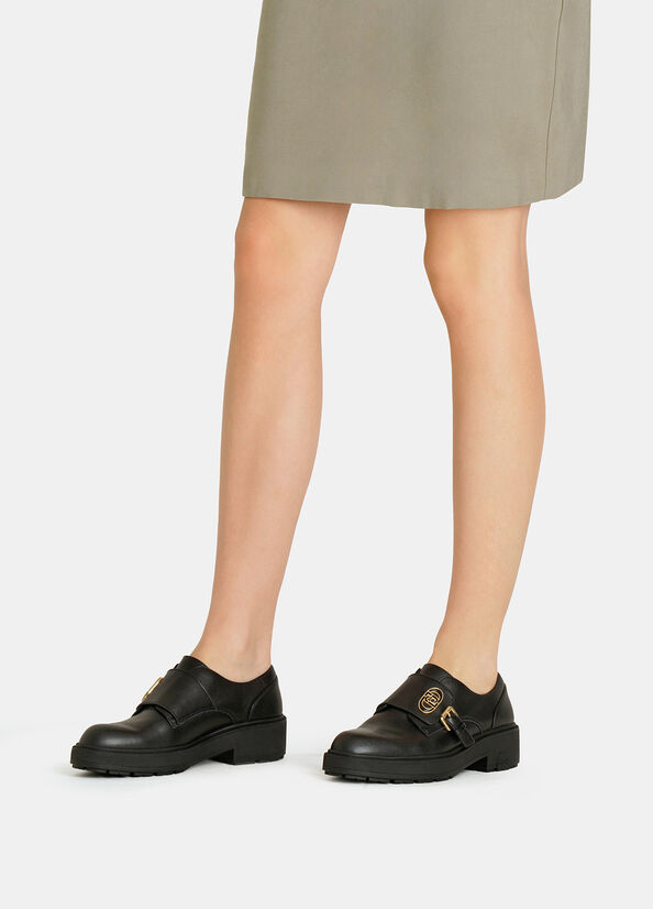 Scarpe in pelle con fibbia