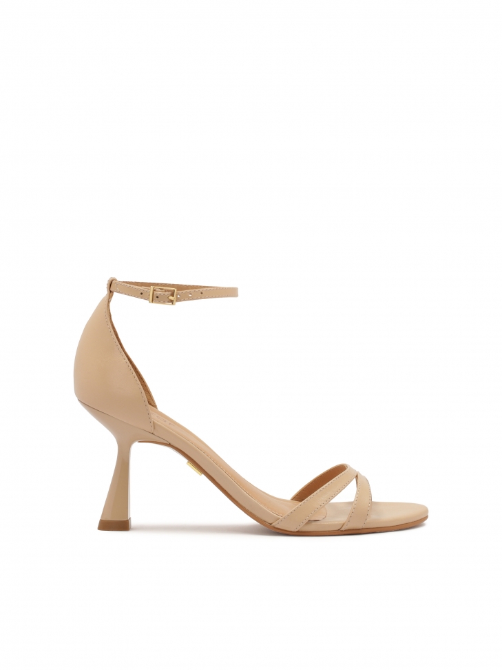 Beige sandals with kitten heels