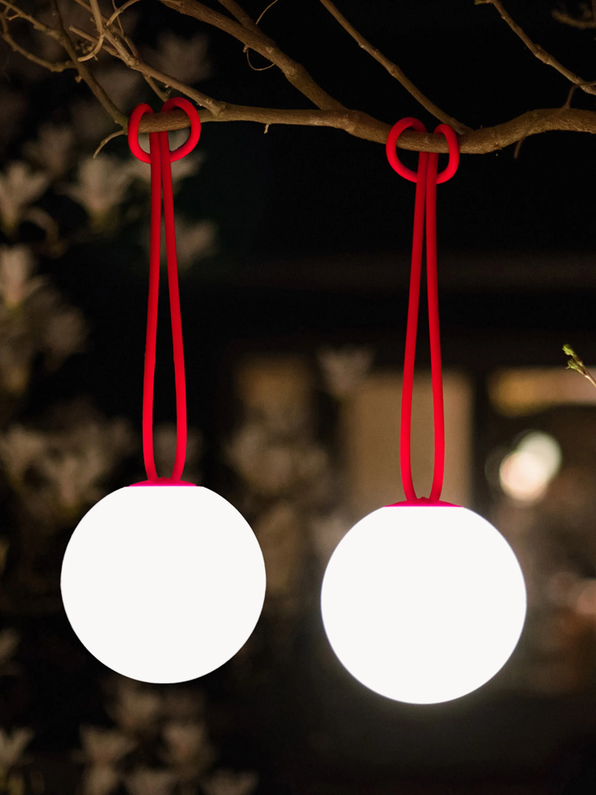 Mobile LED-Außen-Pendelleuchte Bolleke, dimmbar