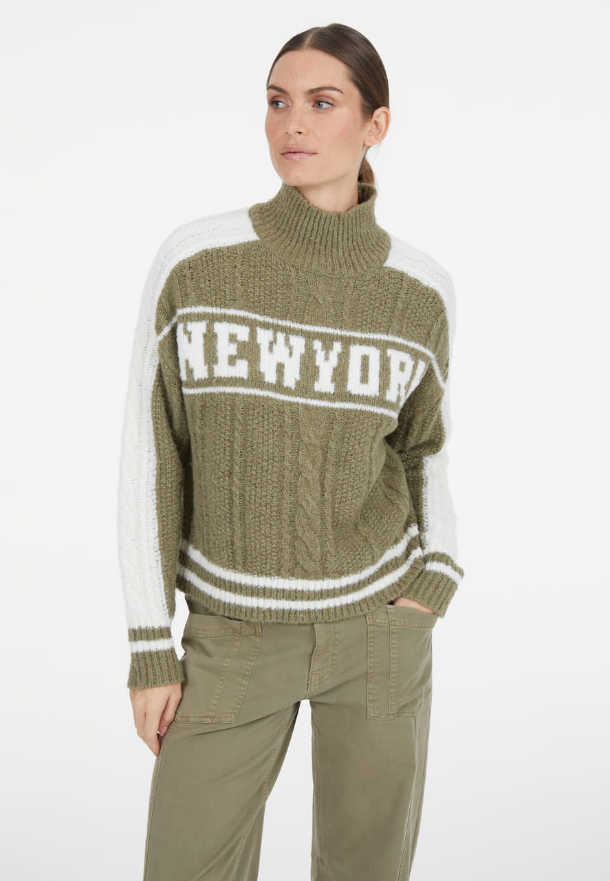 Zopf-Pullover mit Logo-Intarsien