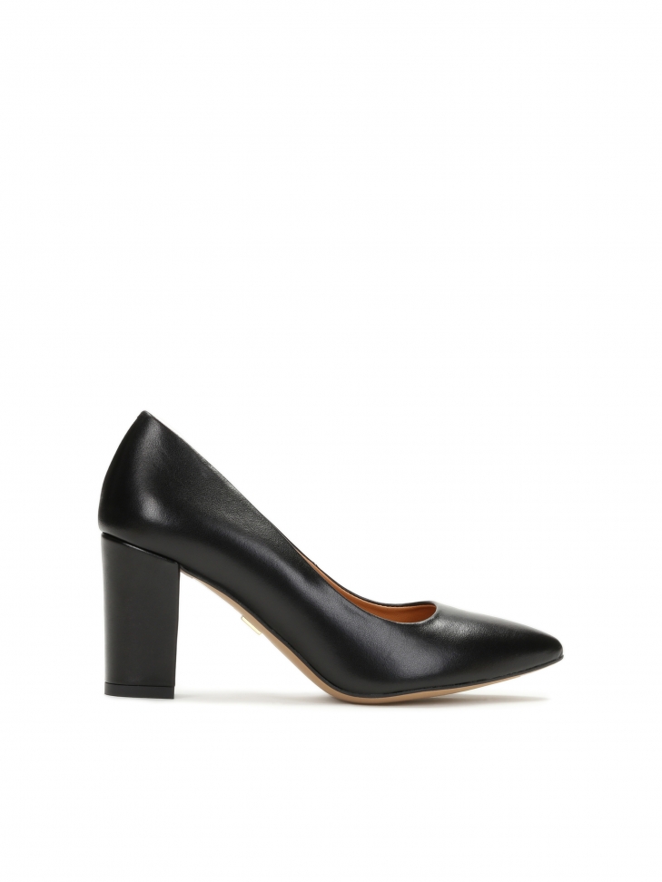 Ladies' black pumps