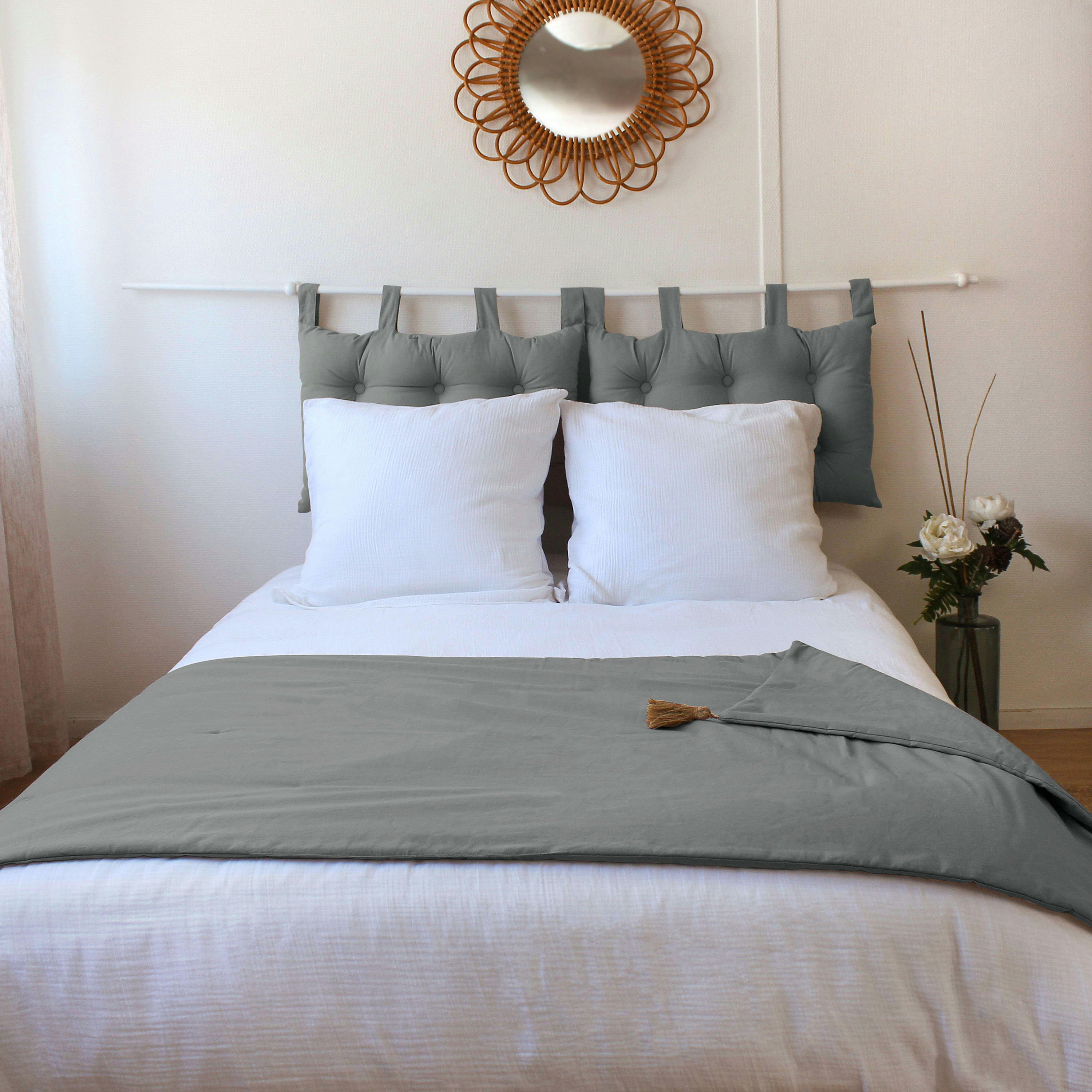 - Edredon à Pompons matelassé 100 % Coton Gris 190 x 90 cm