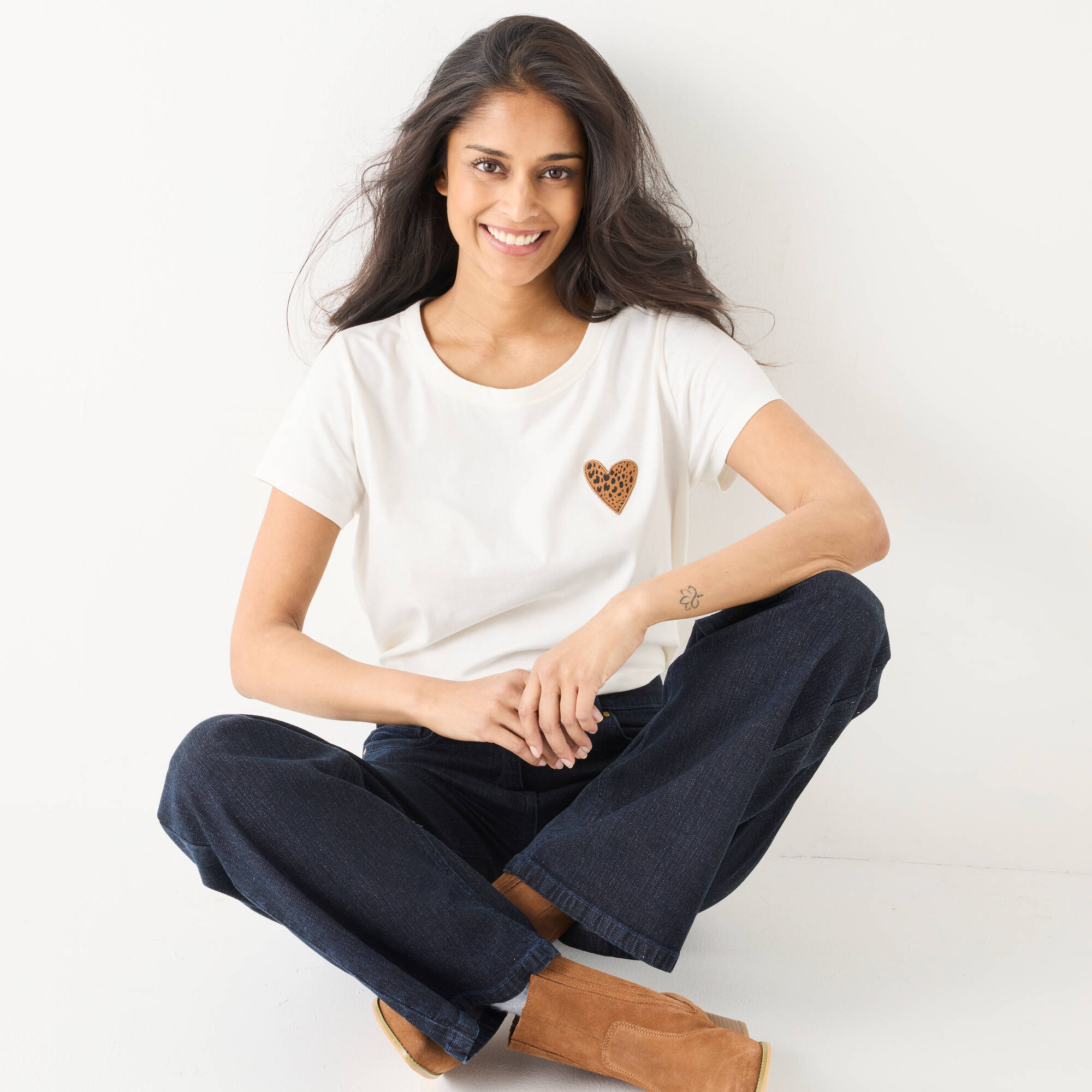 T-shirt uni brodé coeur manches courtes