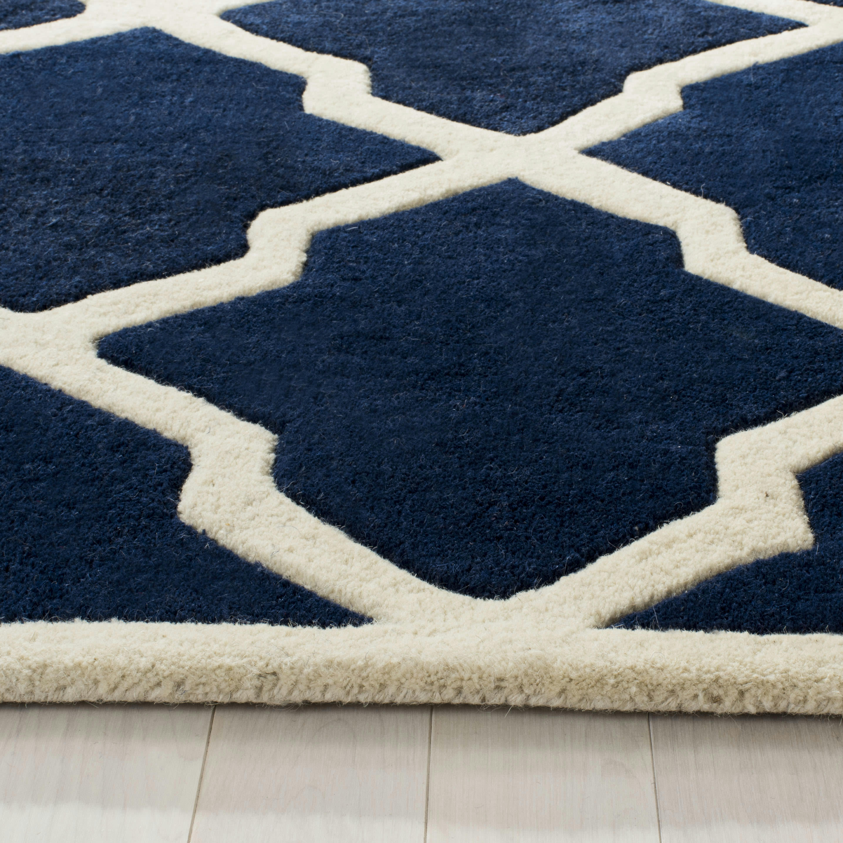 CHATHAM - Tapis de salon interieur en bleu fonce & ivoire, 122 x 183 cm