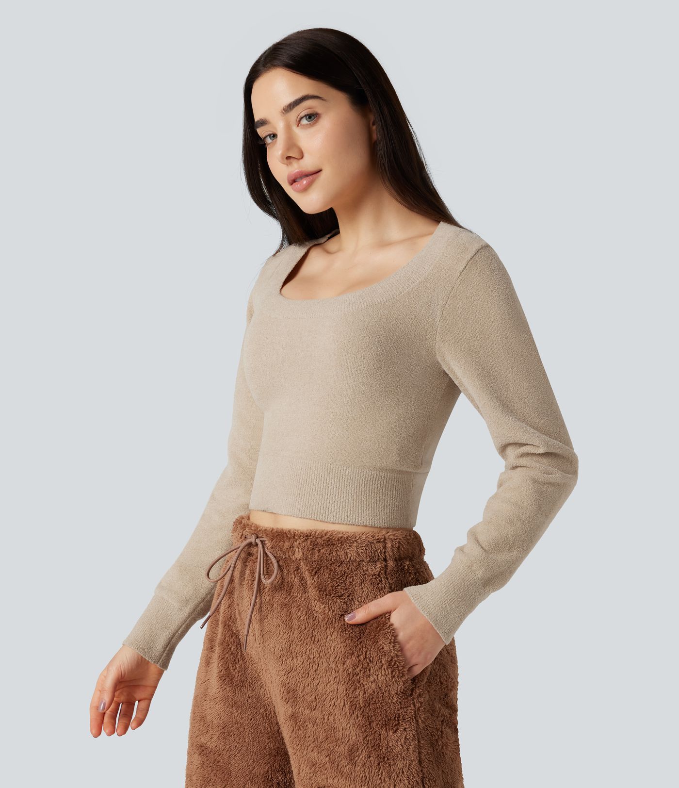 Pull court col U manches longues