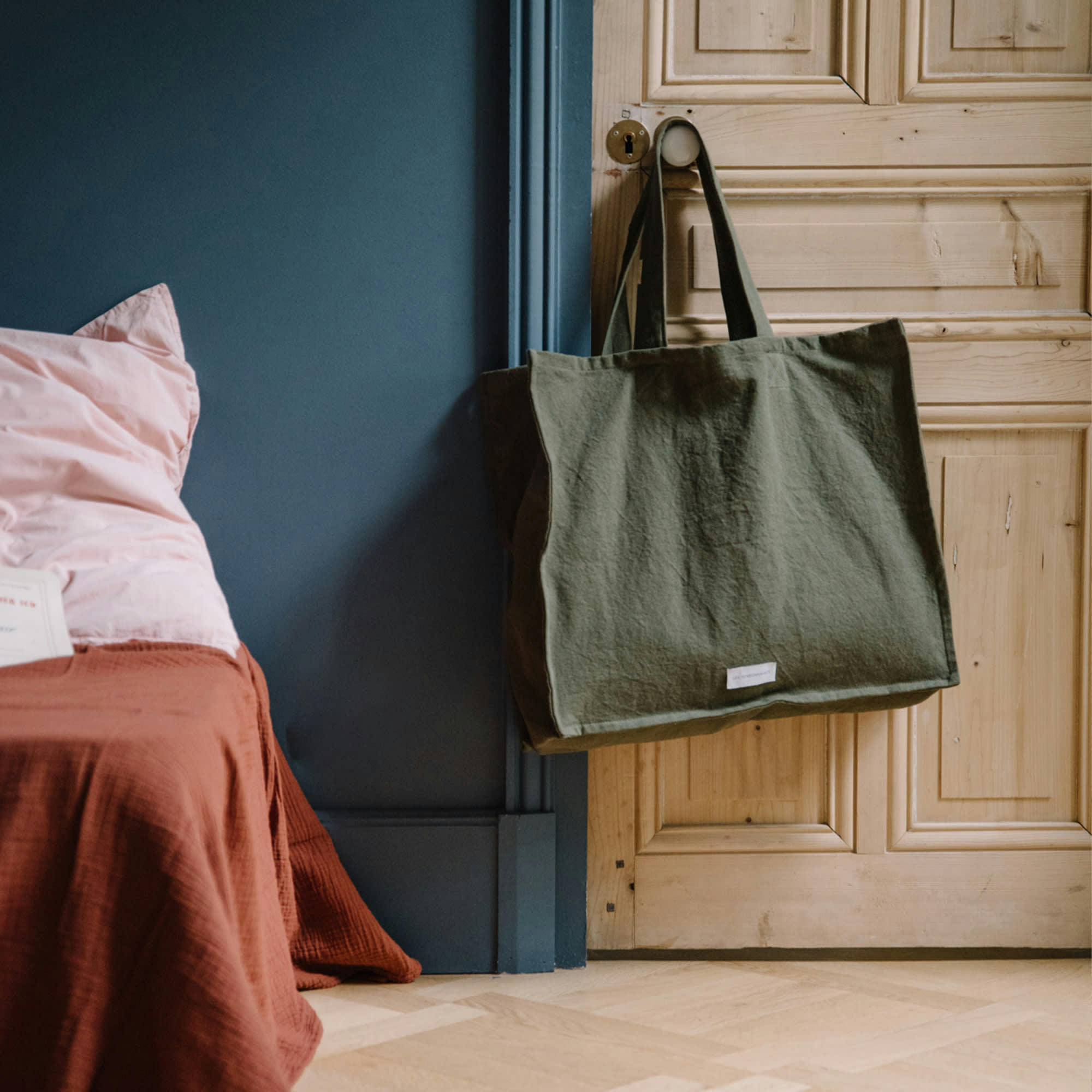 - Grand cabas en toile de coton bio vert câpre