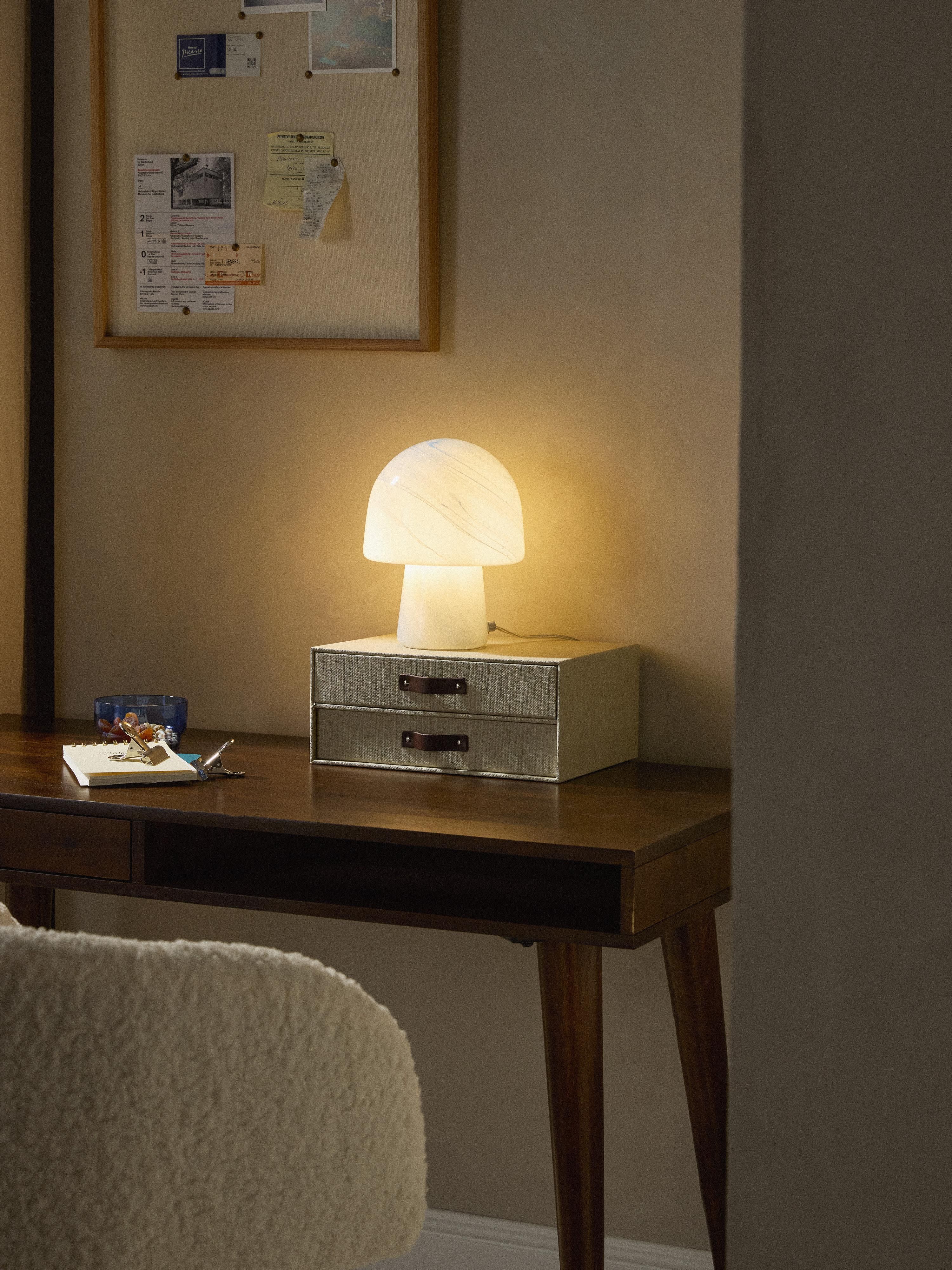 Kleine Tischlampe Talia in Marmor-Optik