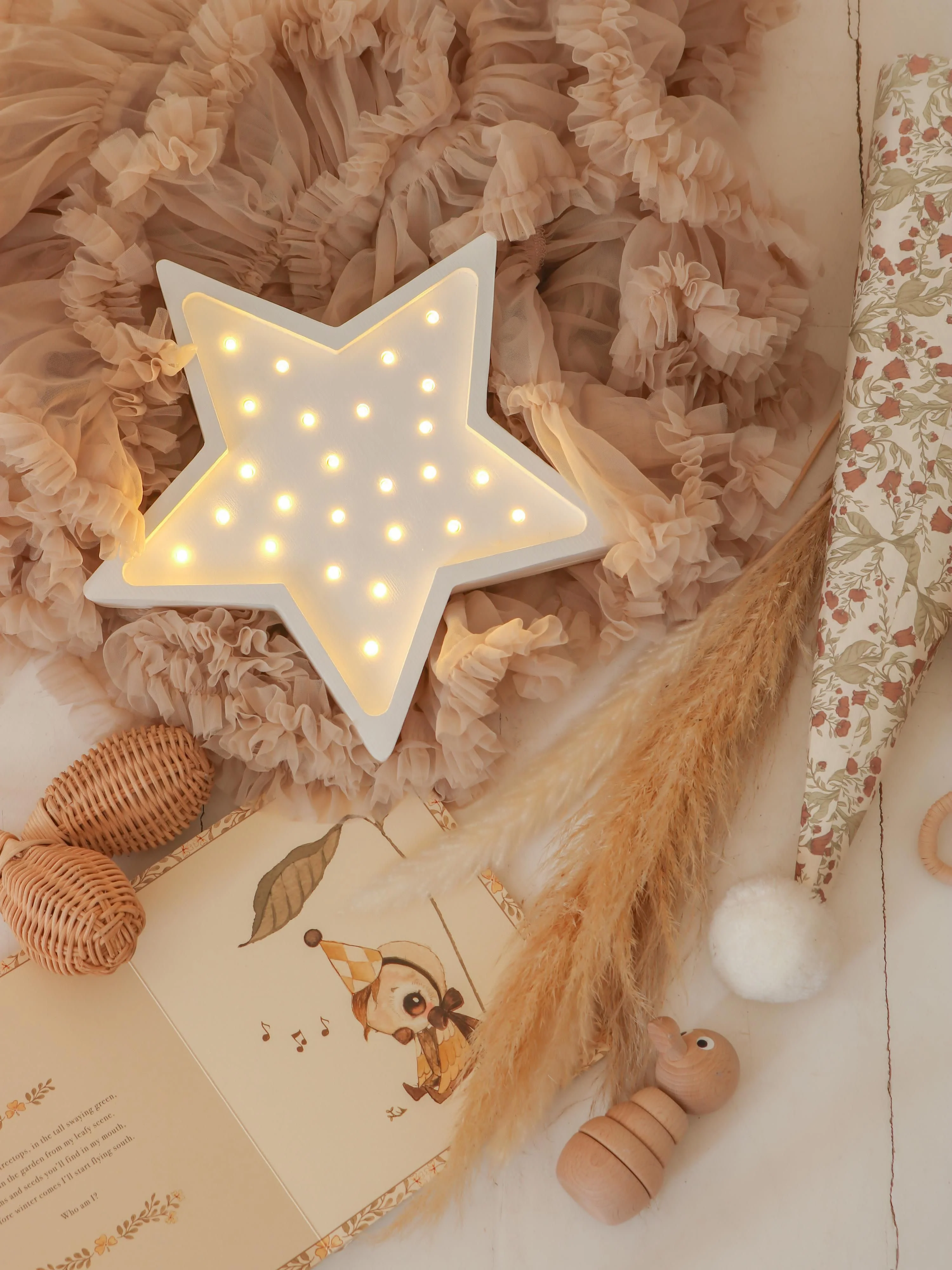 Handgefertigte LED-Kinderzimmerlampe Star mit Timerfunktion und Fernbedienung, dimmbar