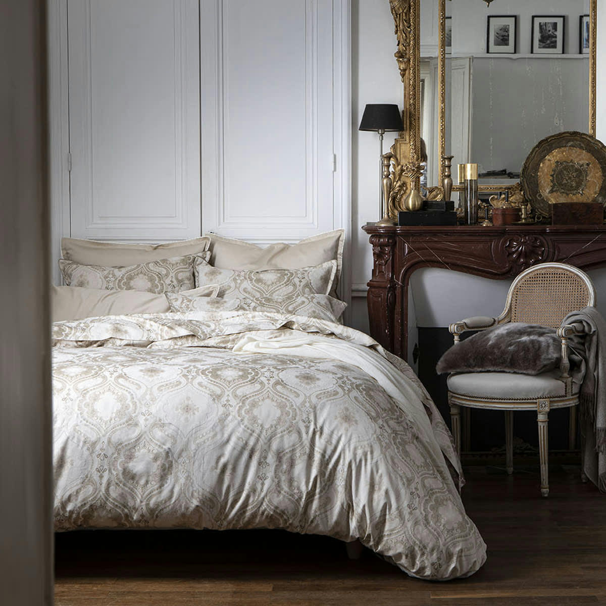 NAMASTE - Housse de couette imprimée en satin de coton biscuit 240x260