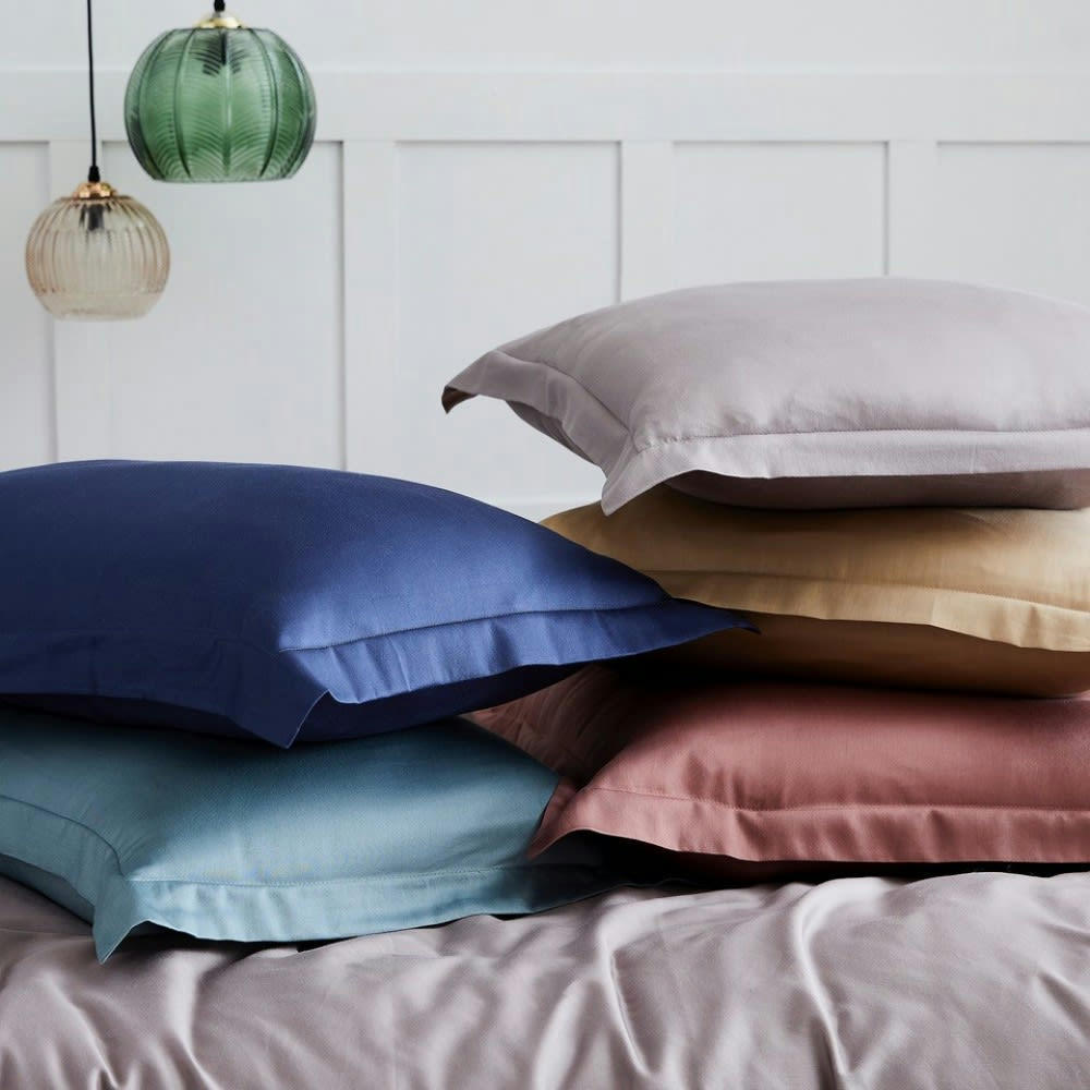 GAMME UNIS SATIN - Taie d'oreiller satin de coton 63x63 cm blanc