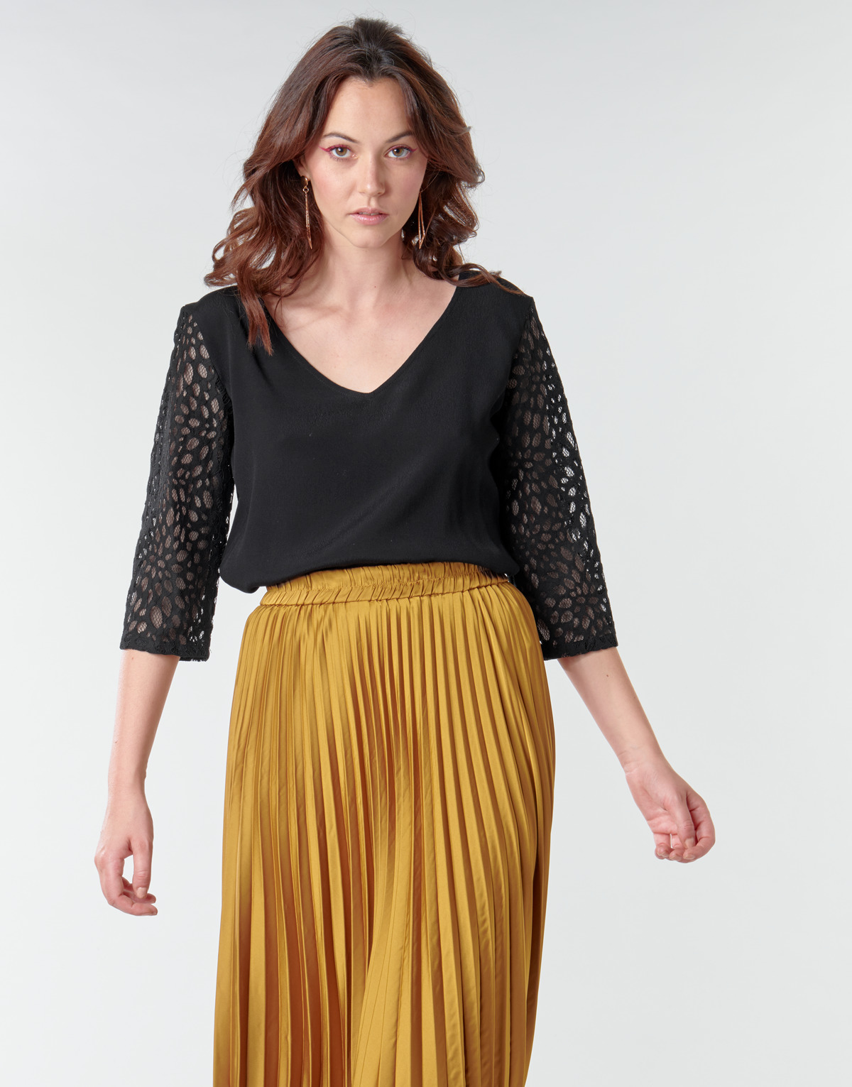 Betty London - NIXE - Black