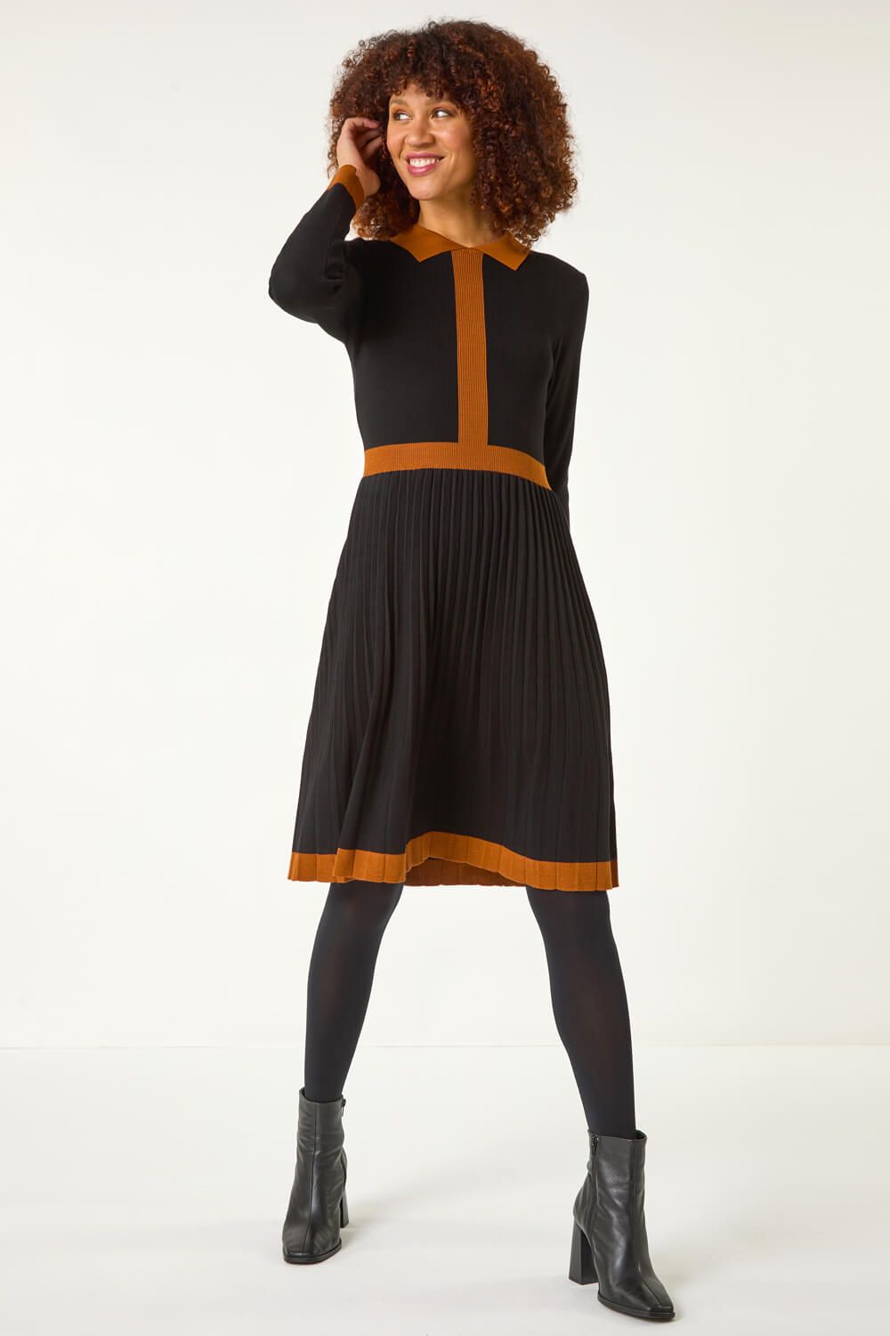 Roman Contrast Collar Knitted Dress