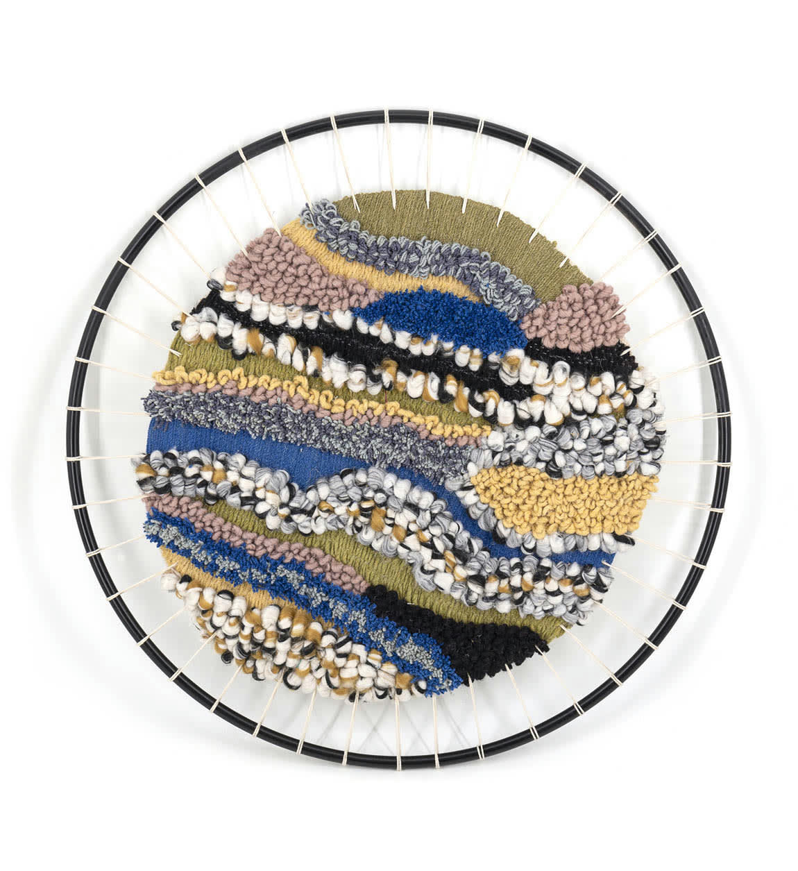 - Décoration murale en métal et fil multicolore