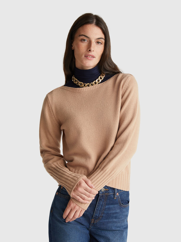 Boat neck sweater