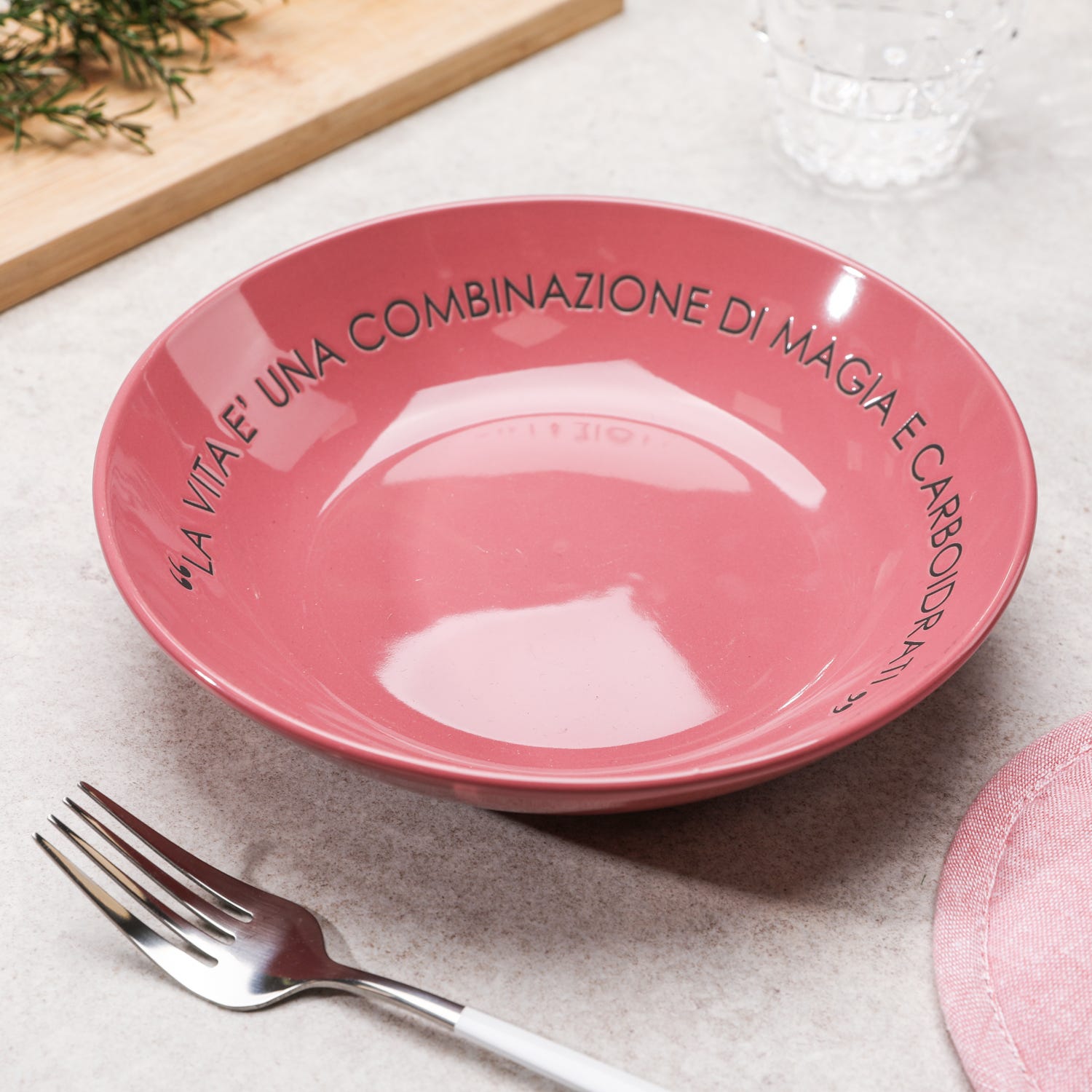 Piatto fondo malva con scritta 20 cm in stoneware