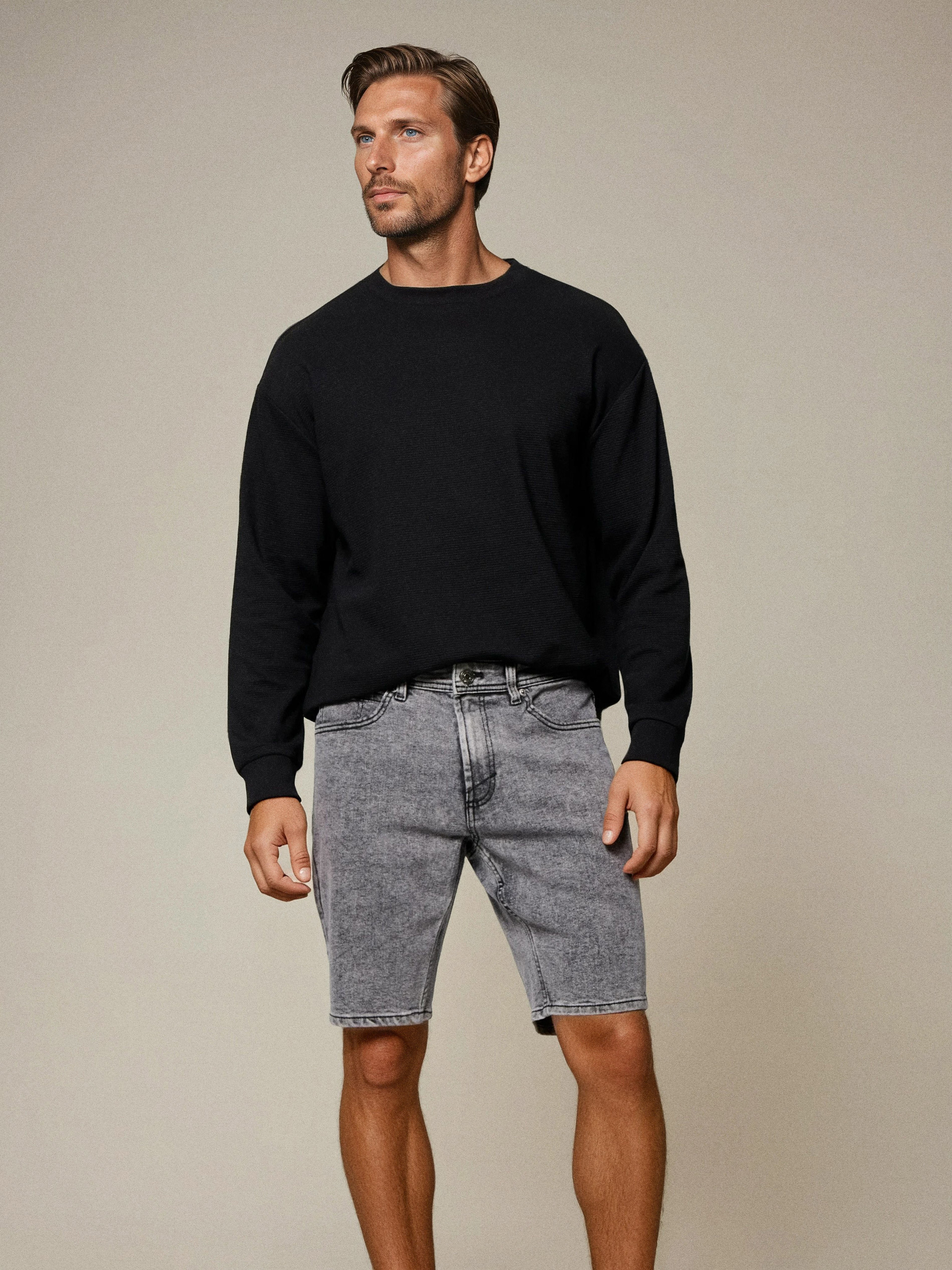Jeansowe szorty slim fit z kieszeniami
