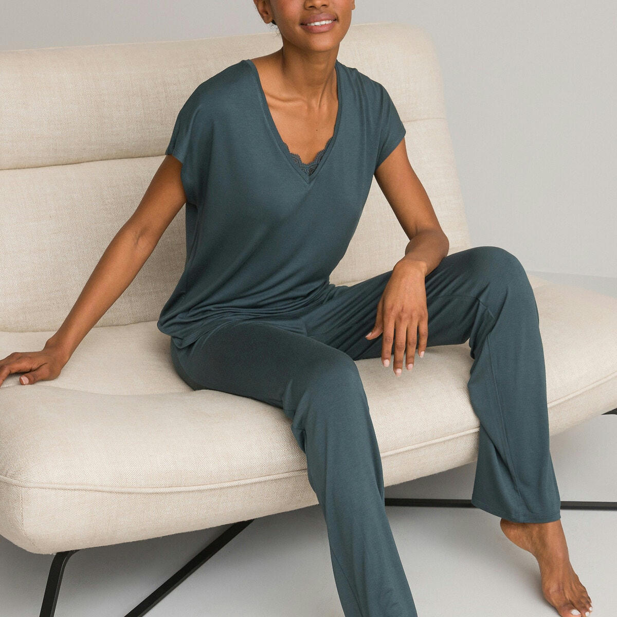 Pyjama en maille, détail dentelle