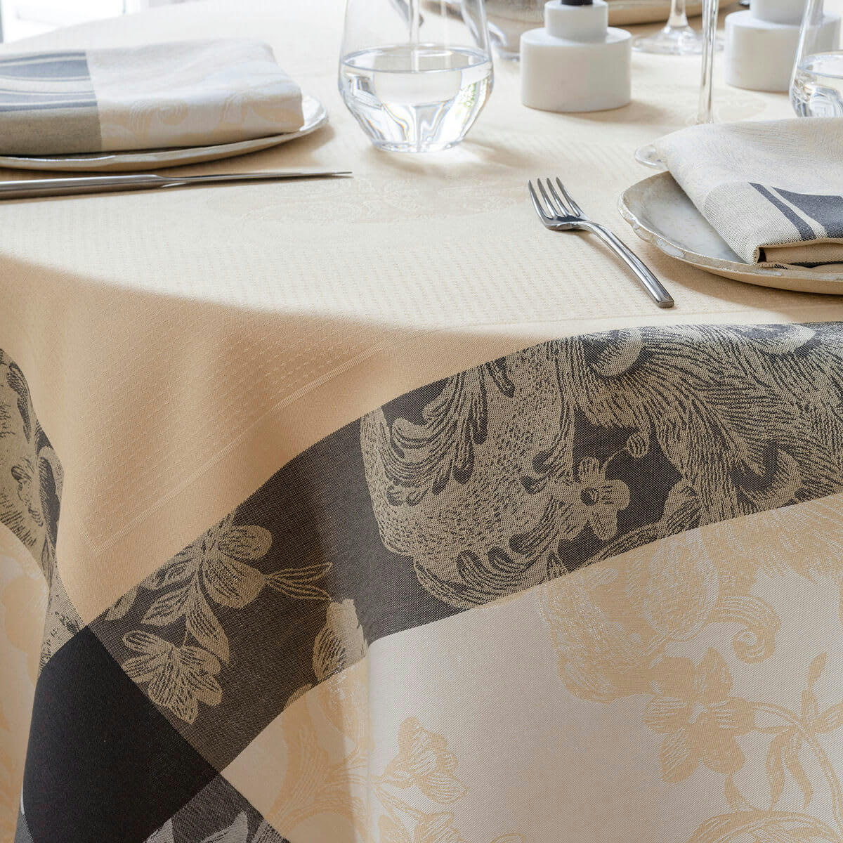 À LA FRANÇAISE - Nappe en coton soie 175 x 320