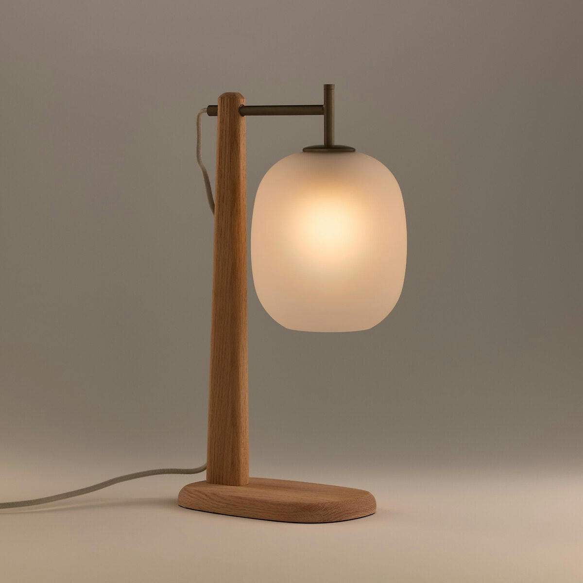 Lampe à poser chêne et verre givré, Navida