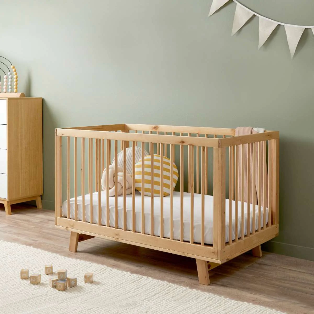 Aspen Natural Seven Piece Nursery Furniture Set