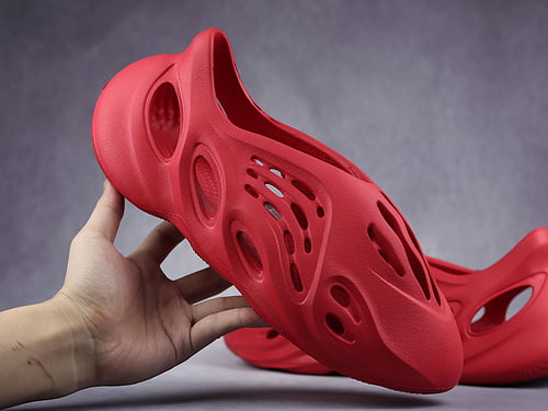 Adidas Yeezy Foam RNNR Vermillion