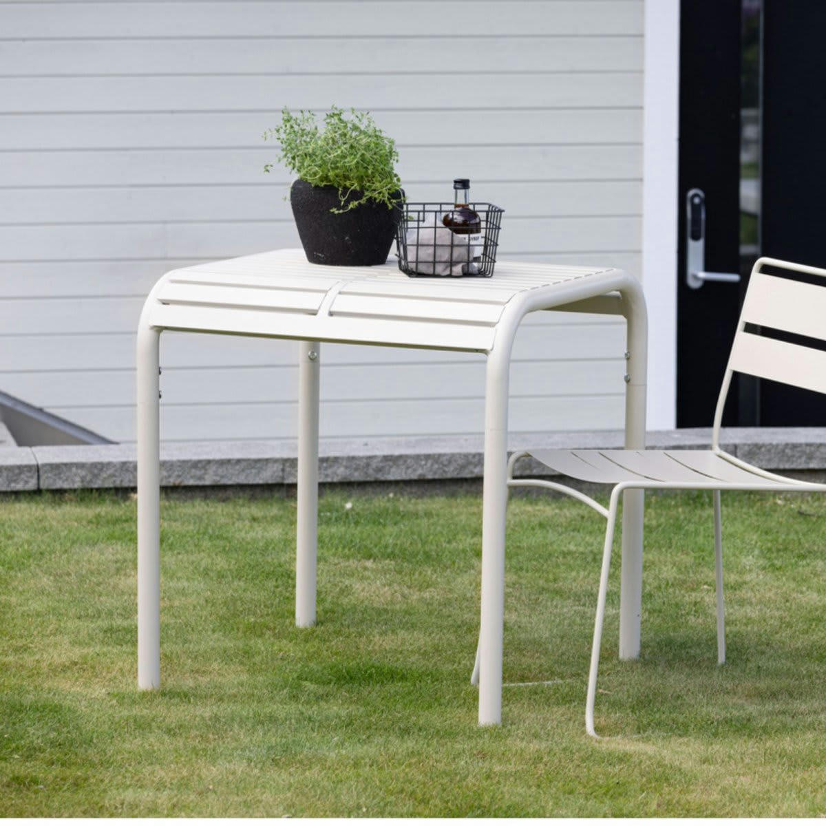 ANGELE - Table de jardin en aliminium 70x70cm beige