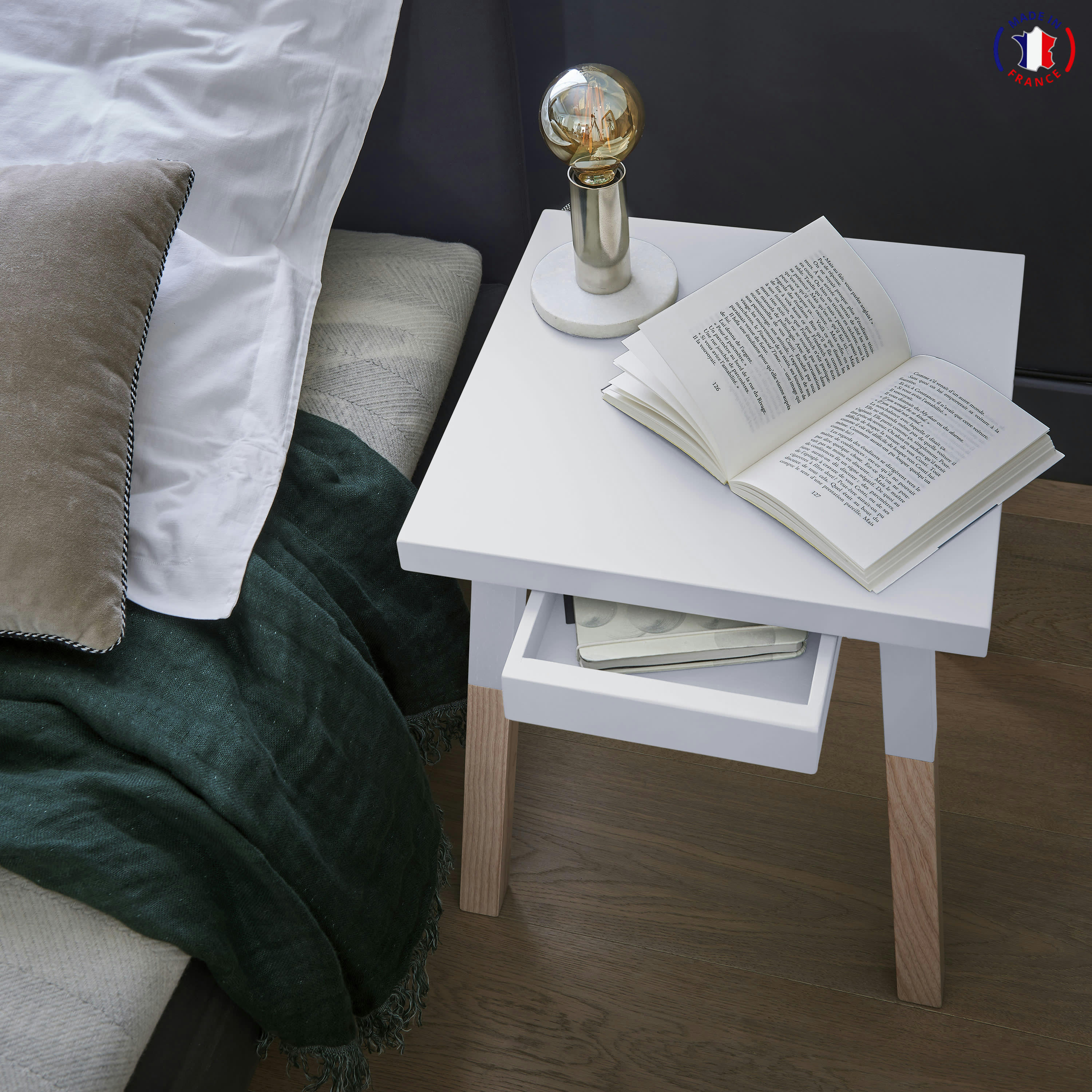 EGEE - 2 chevets laqués avec tiroir en frêne, plateau 40 cm