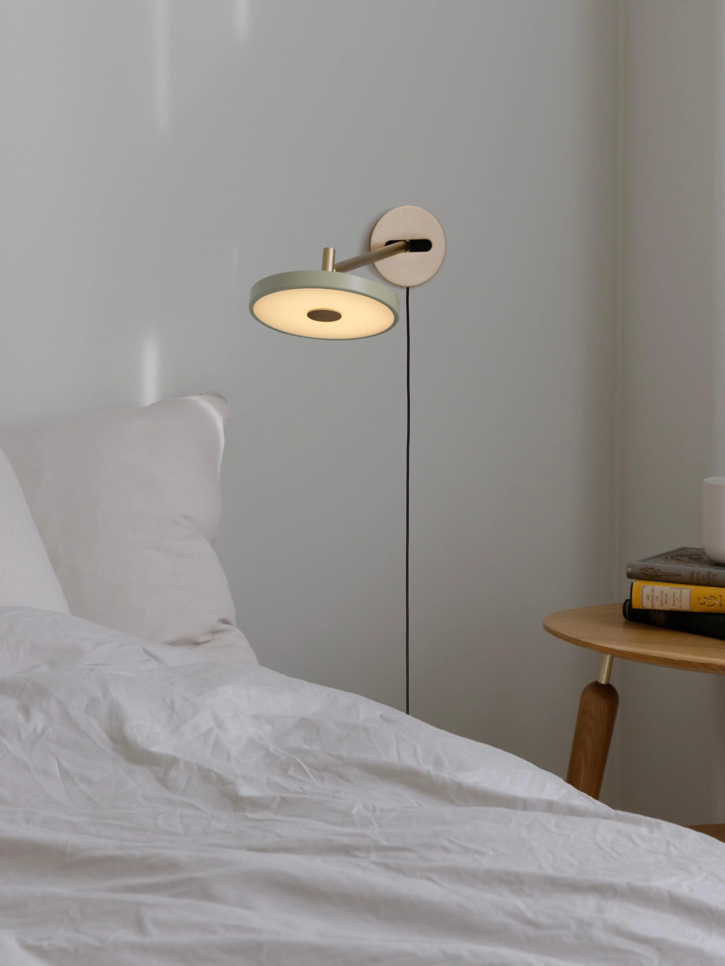 Große verstellbare LED-Wandleuchte Asteria mit Stecker, dimmbar
