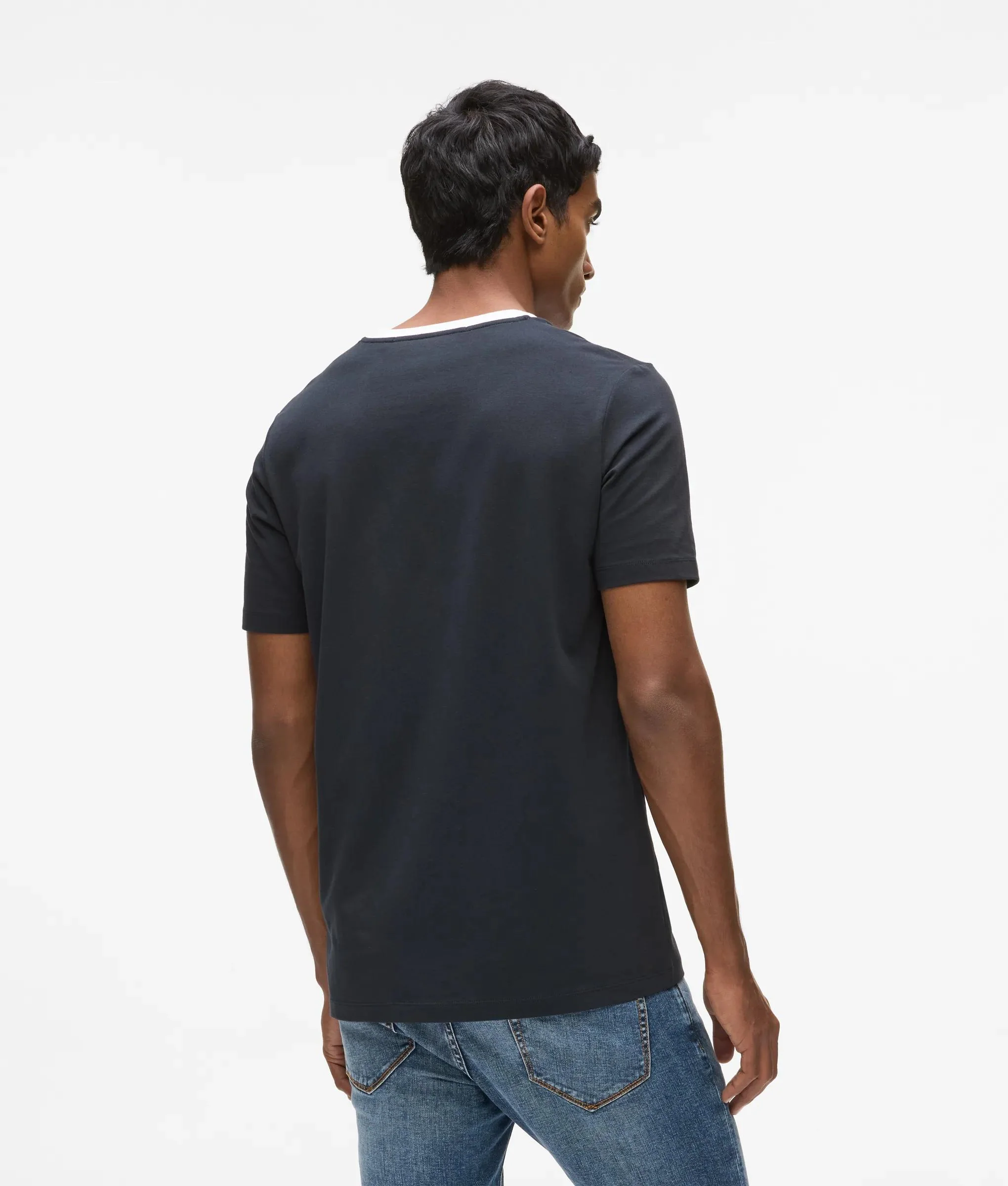 T-shirt à col en V contrasté