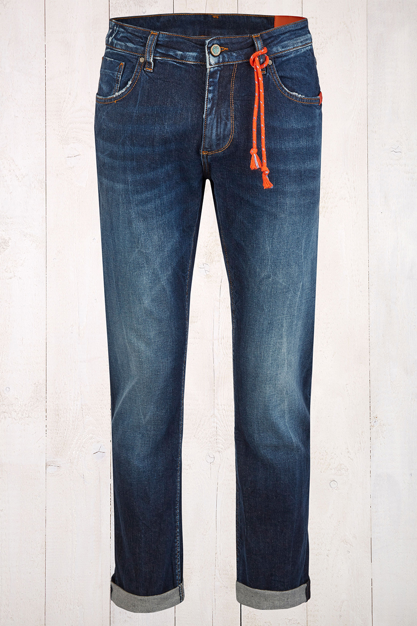 Heinrich used blue A&Co