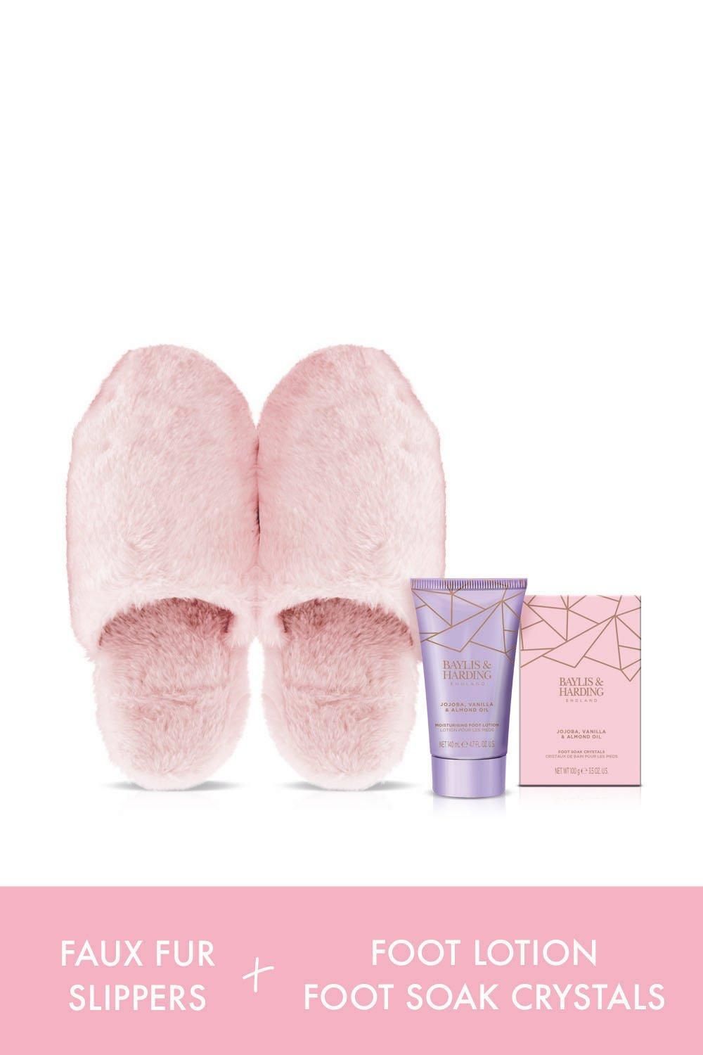 Baylis & Harding Jojoba, Vanilla & Almond Oil Luxury Slipper Gift Set