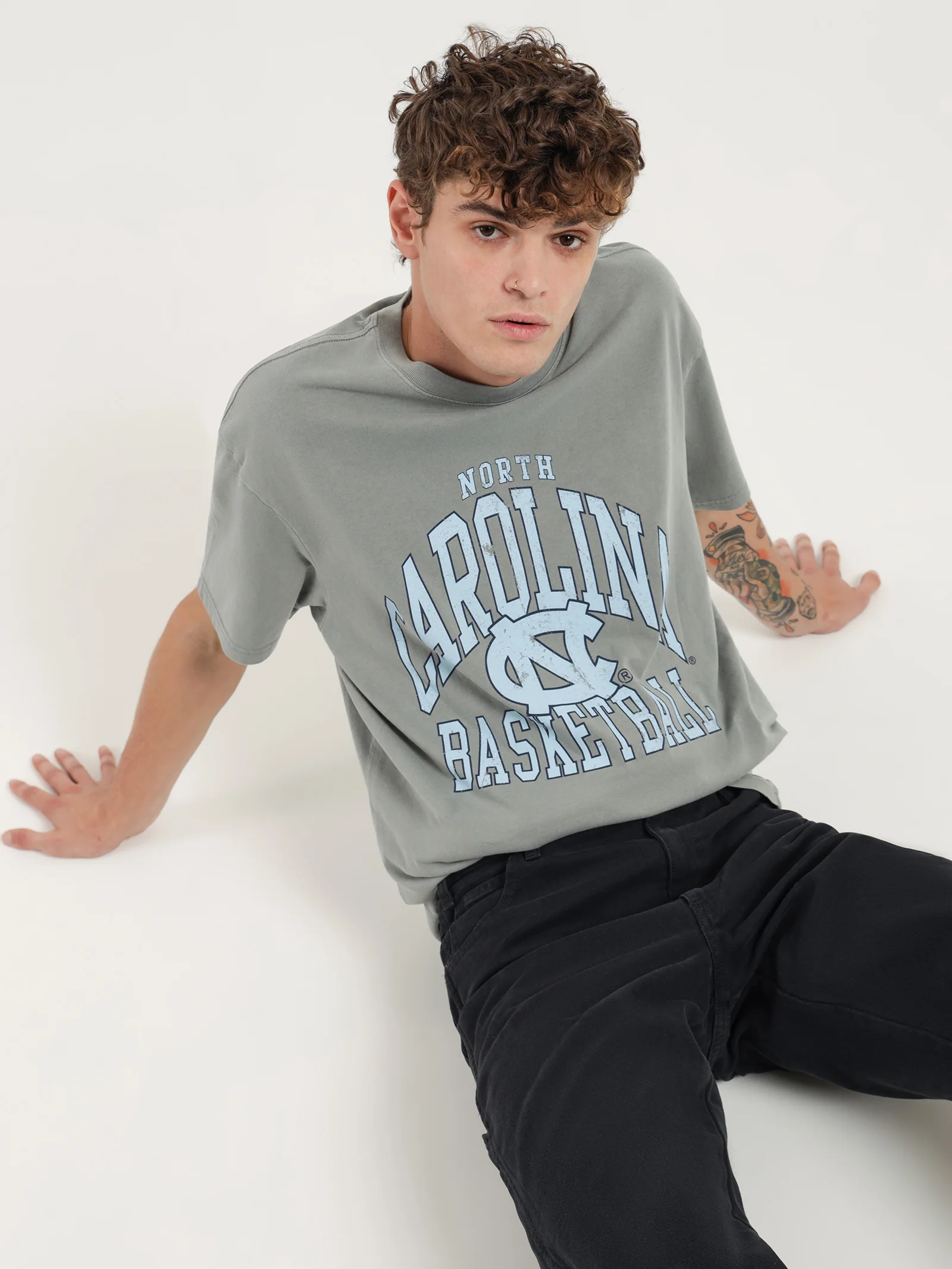 Vintage Arch University of North Carolina T-Shirt