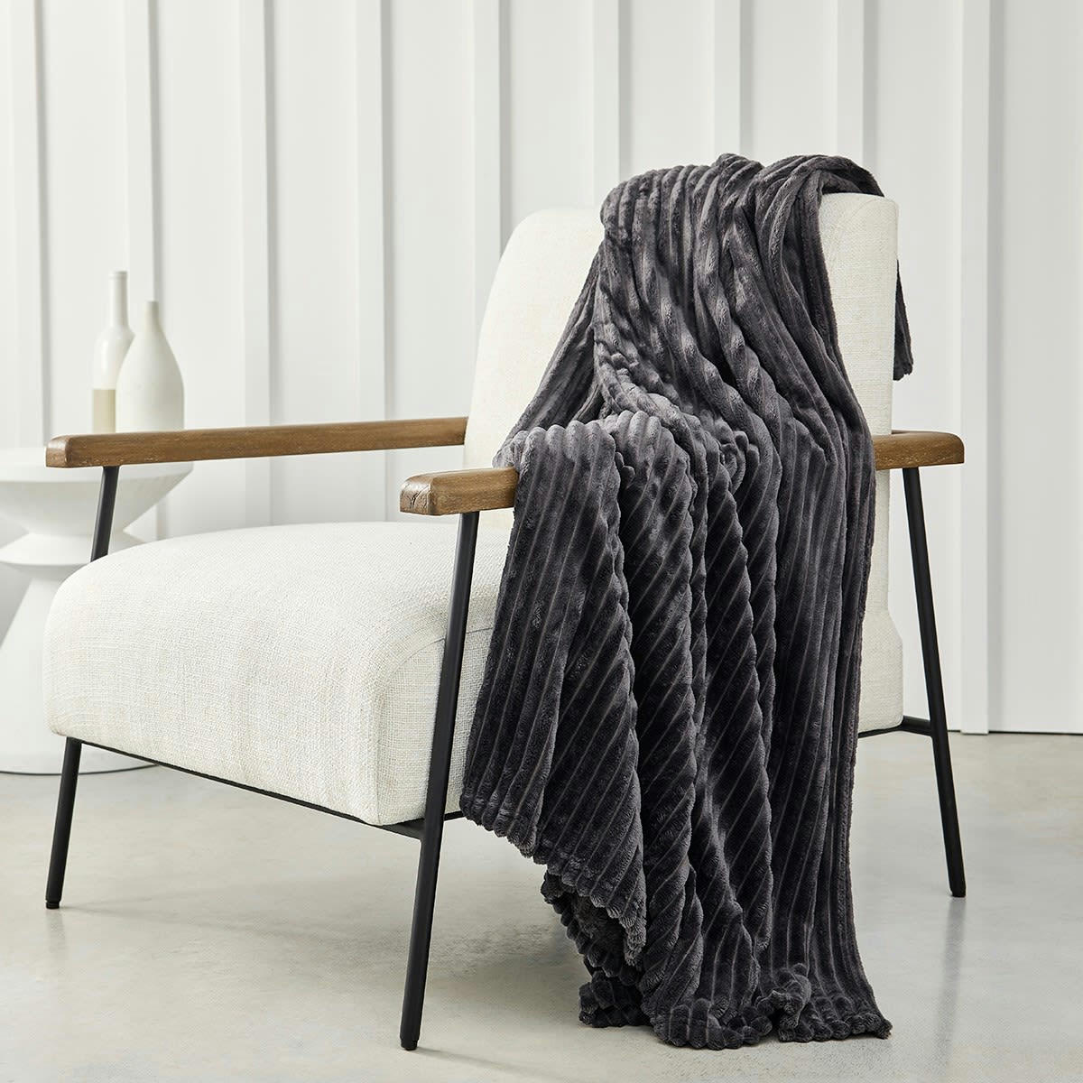 ESSENTIAL - Plaid cotelé uni en Polyester Gris anthracite 150X200 cm