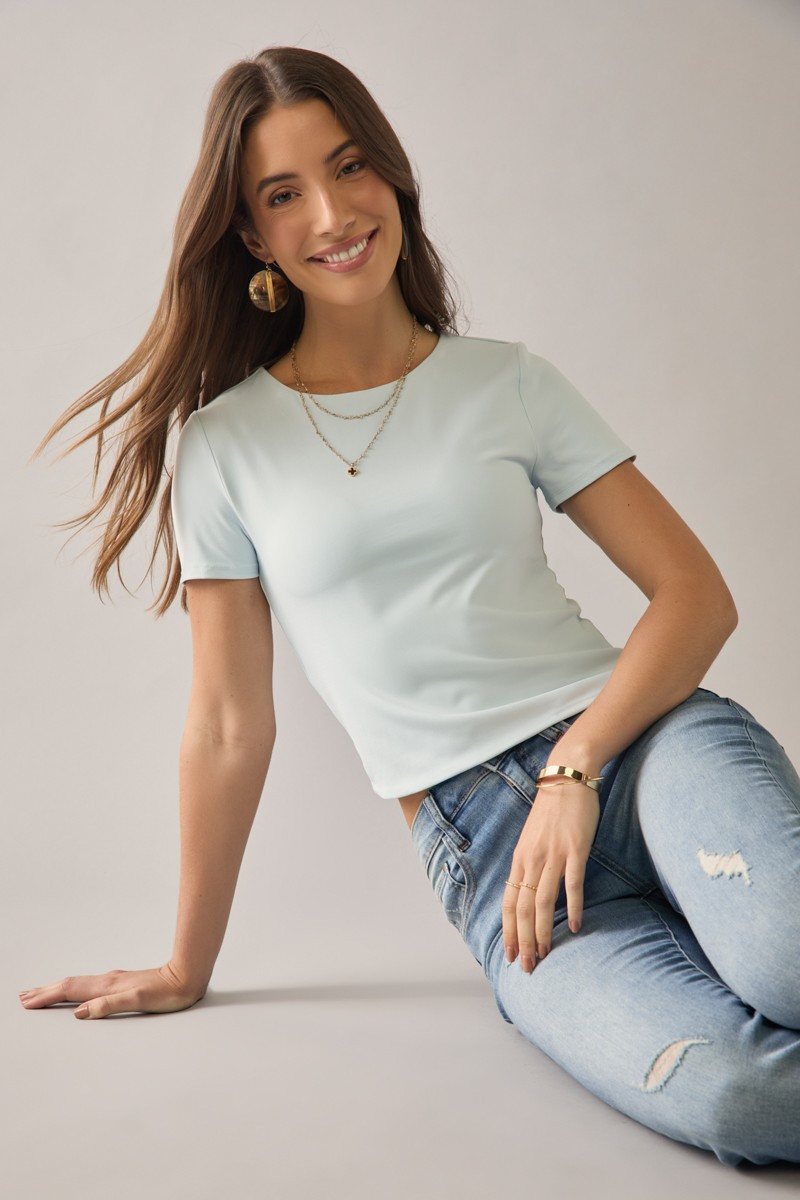 yummi by francesca's Short Sleeve Crew Neck Tee Light Blue