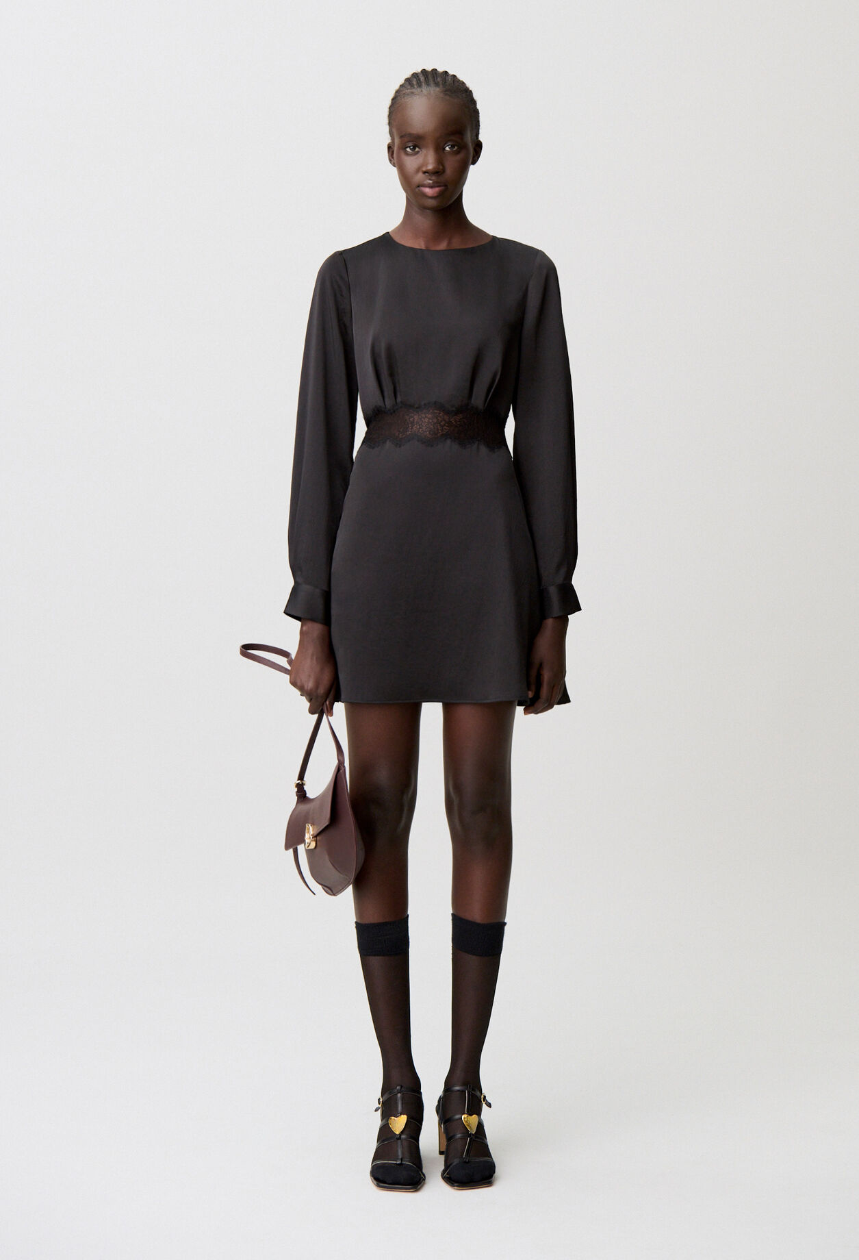 Robe courte fluide satinée