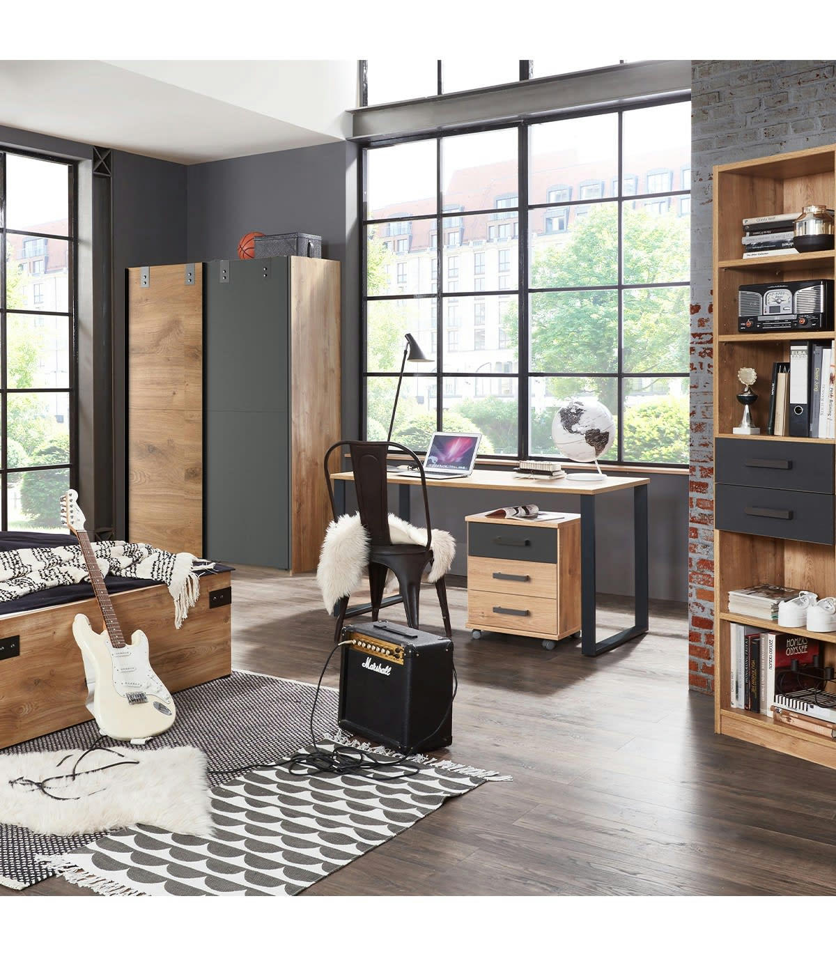 - Armoire 2 portes coulissantes : 1 décor chêne + 1 graphite - L135cm