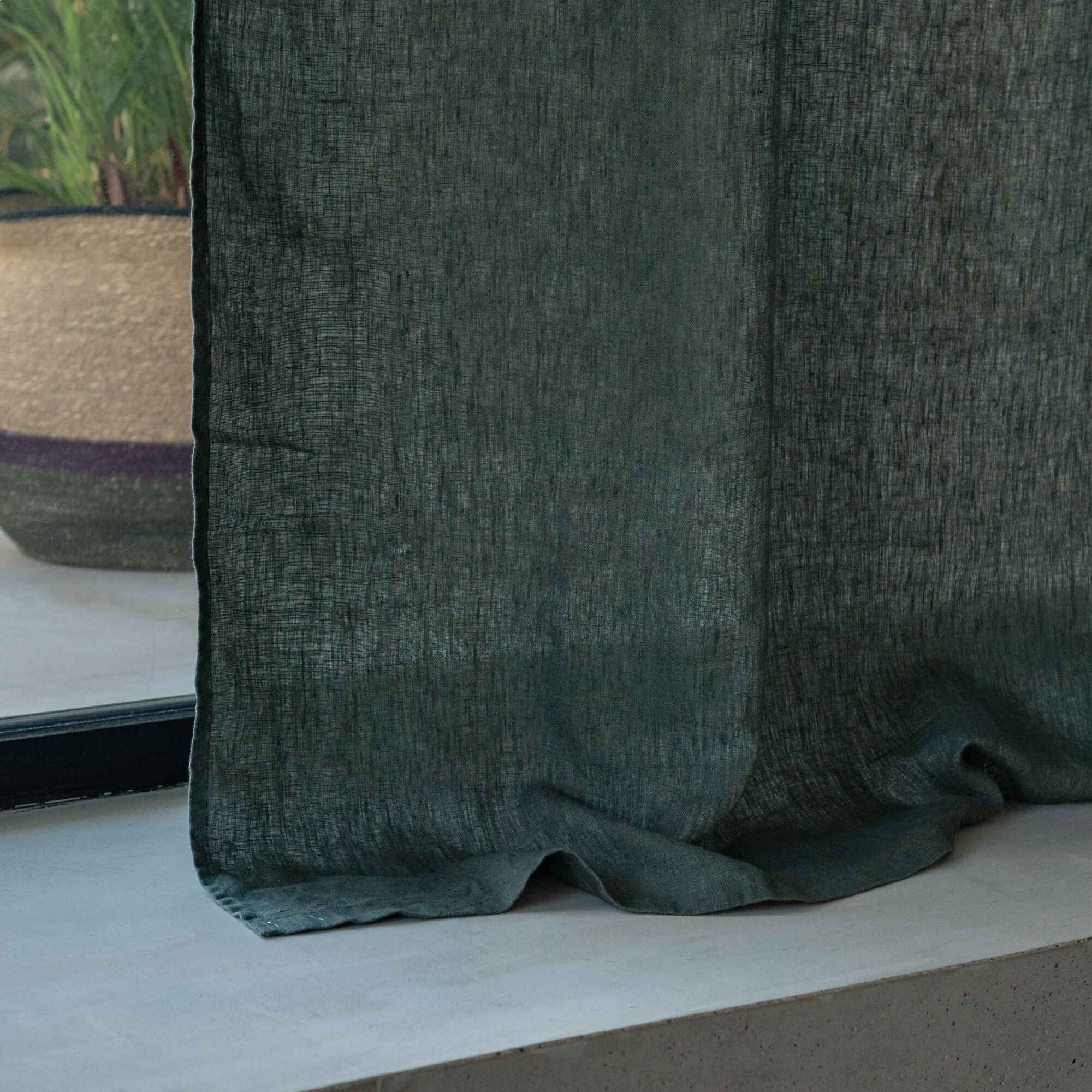 VINON - Rideau à passants cachés en lin lavé finition surpiqure 140x260cm - vert cèdre