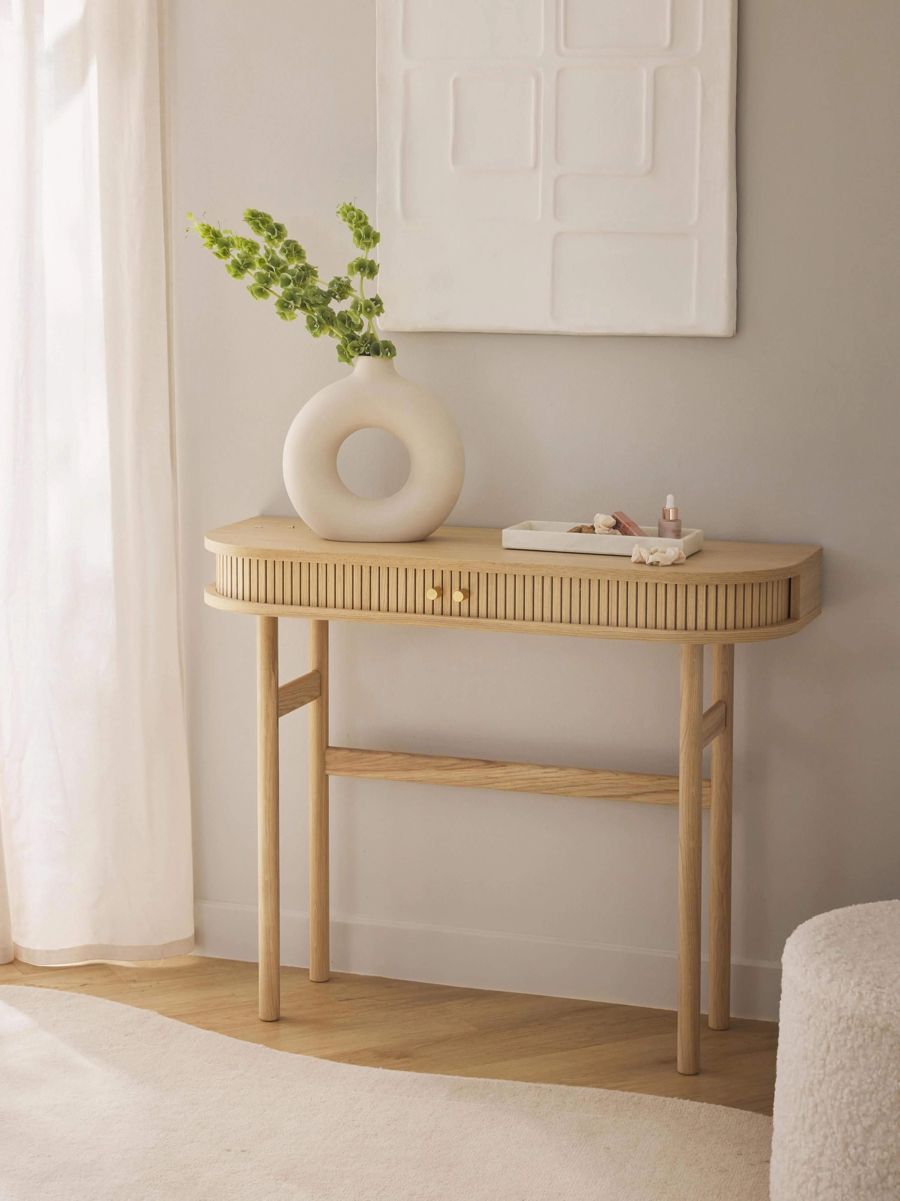 Konsole Calary mit geriffelter Front