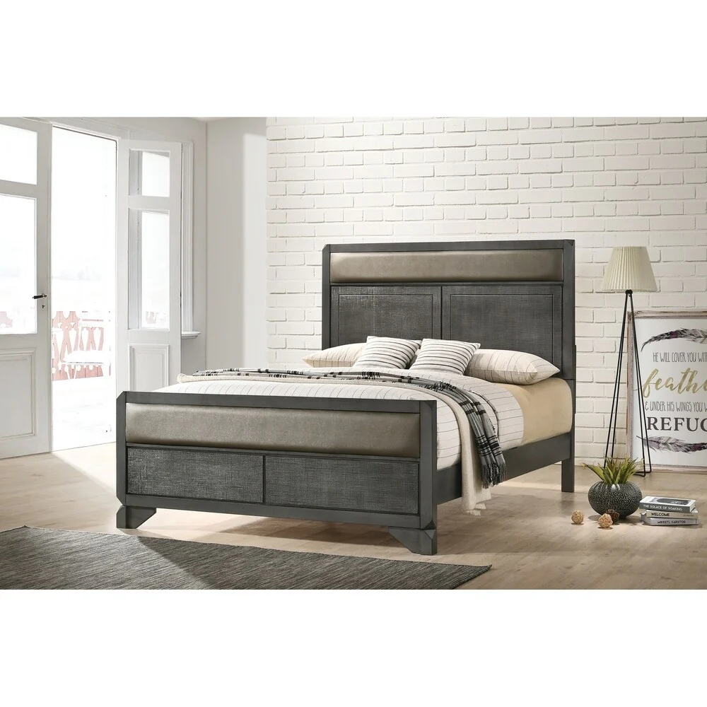 Baylee Caviar 3-piece Panel Bedroom Set with Chest