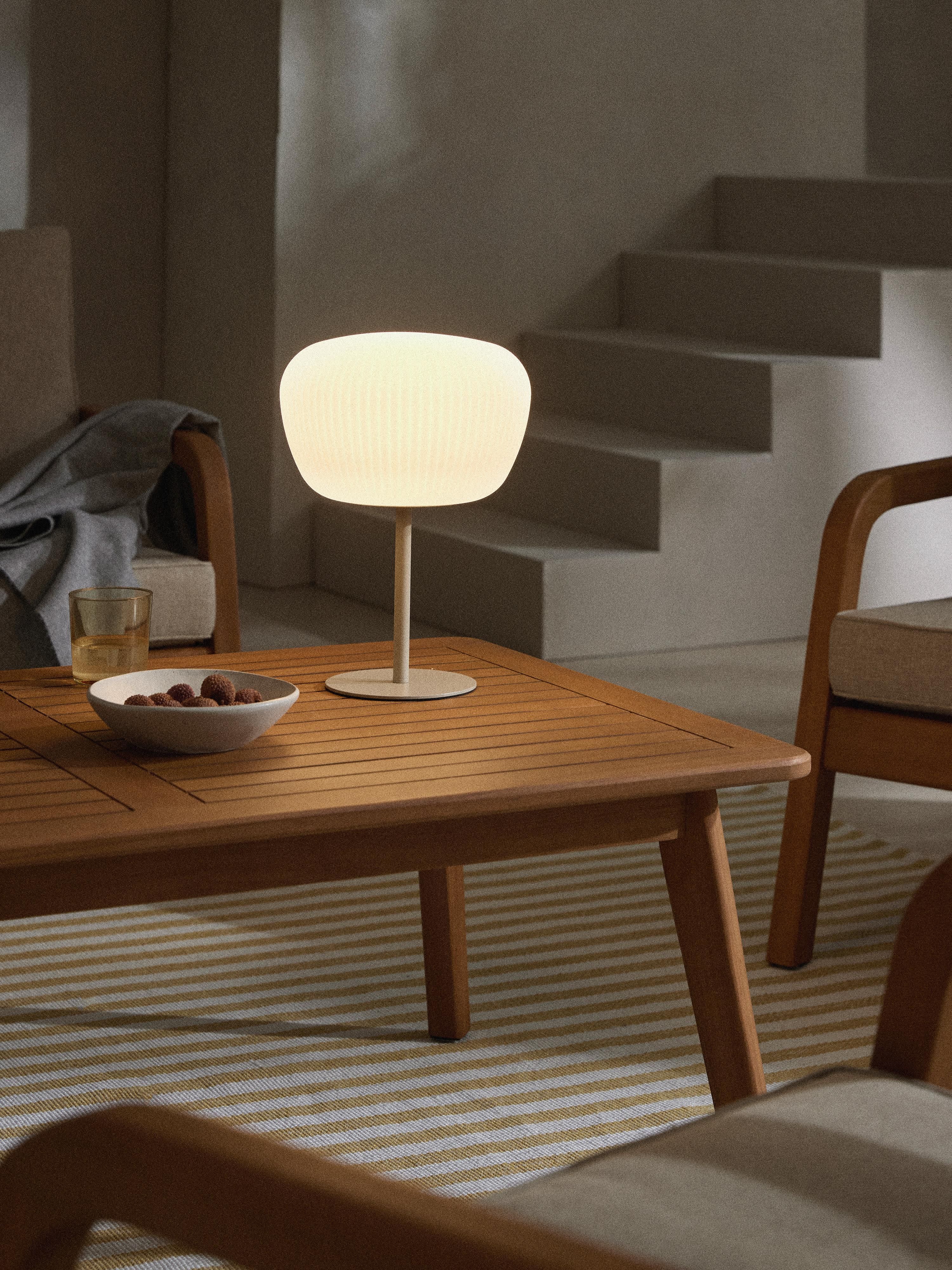 Mobile Outdoor Tischlampe Tara, dimmbar